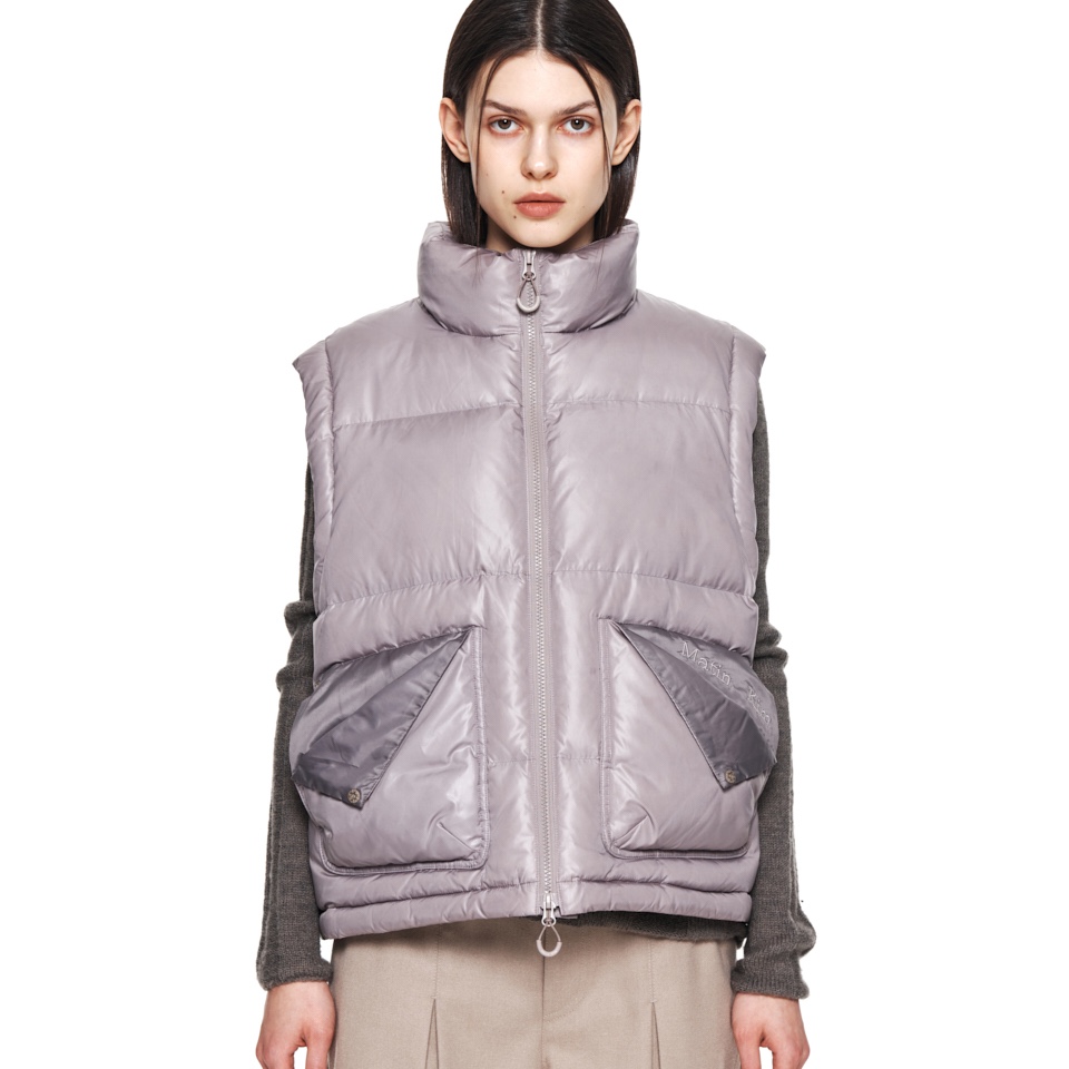 (W) Matin Kim Folded Pocket Down Vest Beige 착용 스타일 - 6