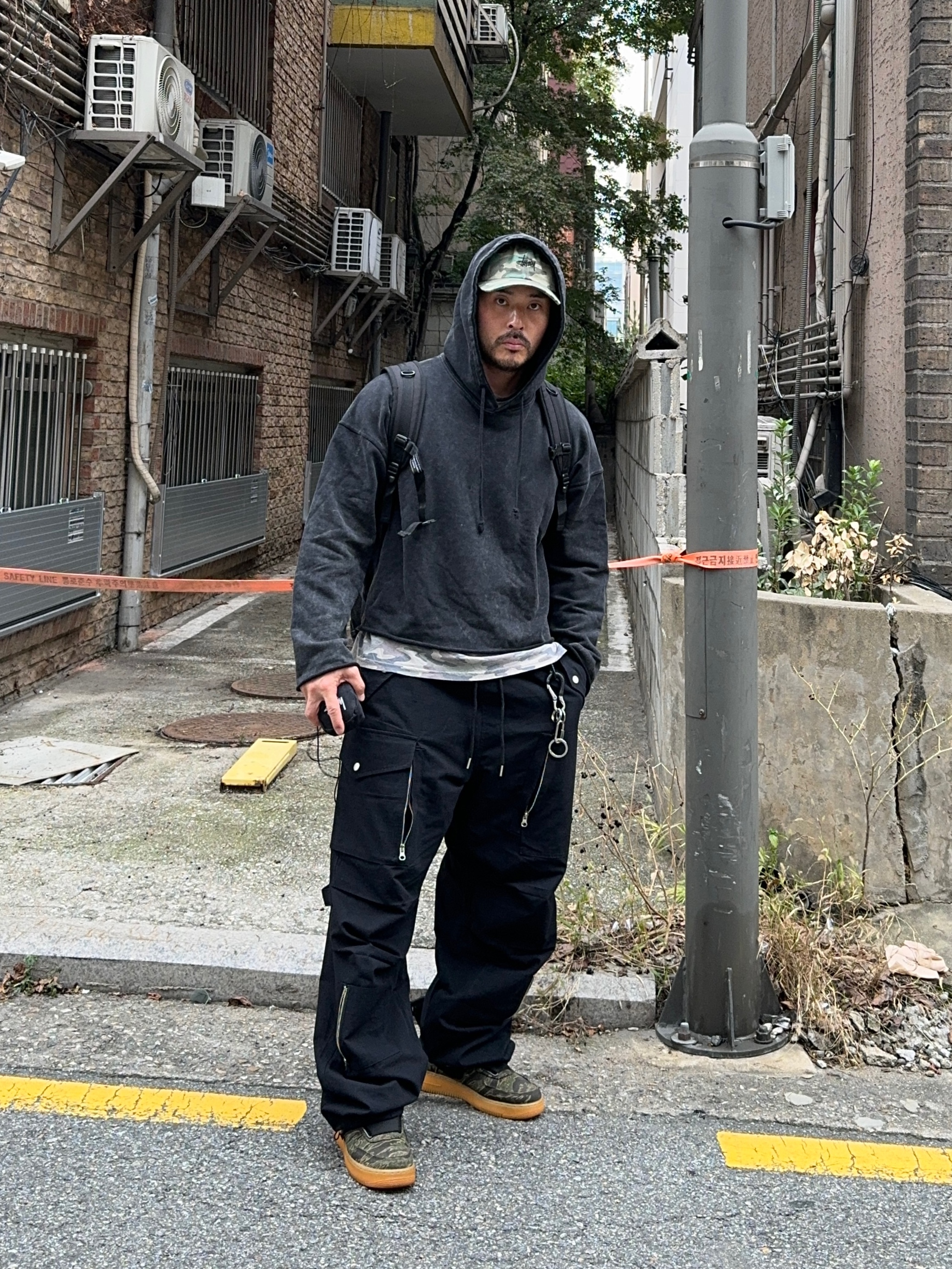 Flavorism Ripstop Parachute Cargo Pants Black, Nike Air Force 1 Low Utility Carhartt WIP Camo 착용 스타일 - 6