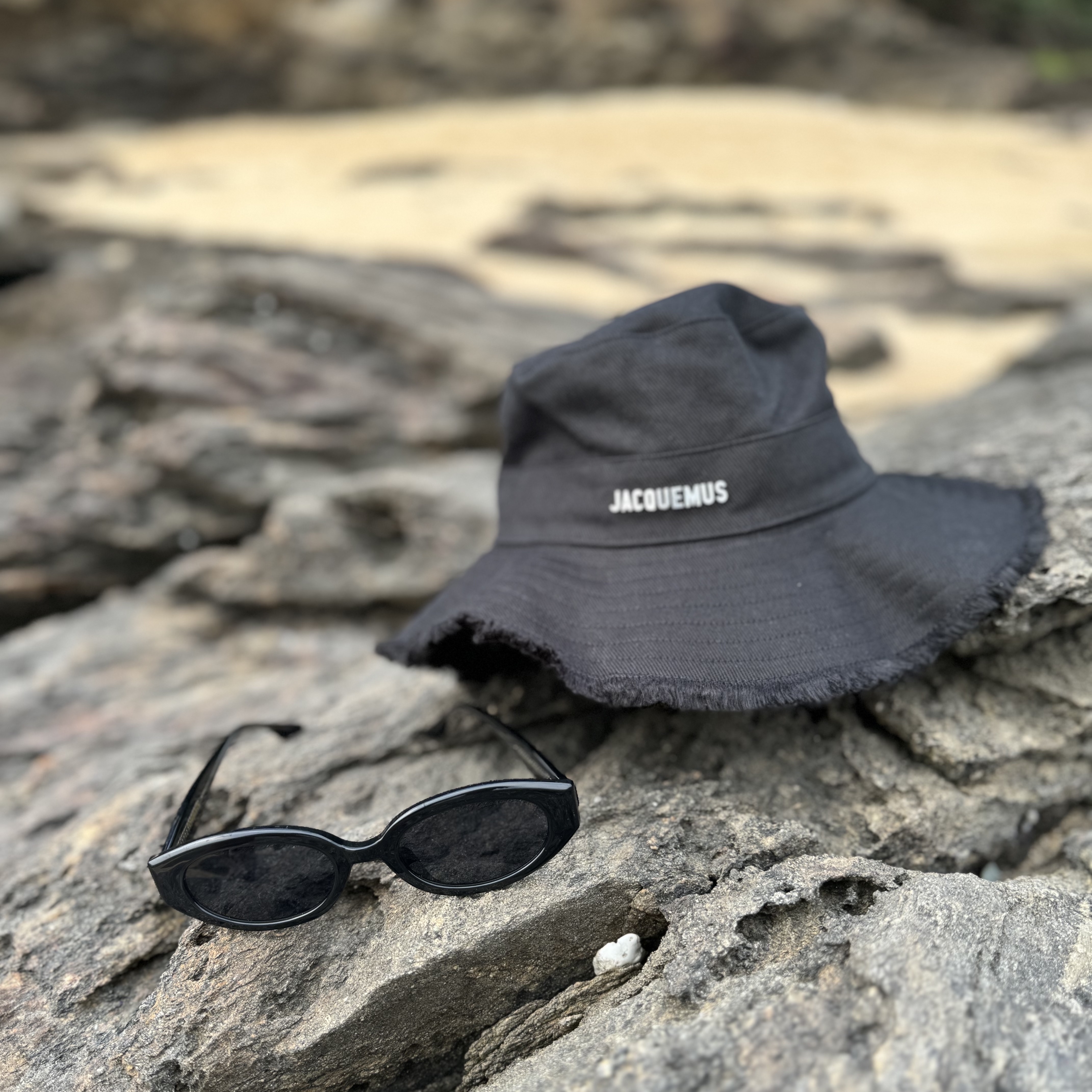 Jacquemus Le Bob Artichaut Bucket Hat Black 착용 스타일