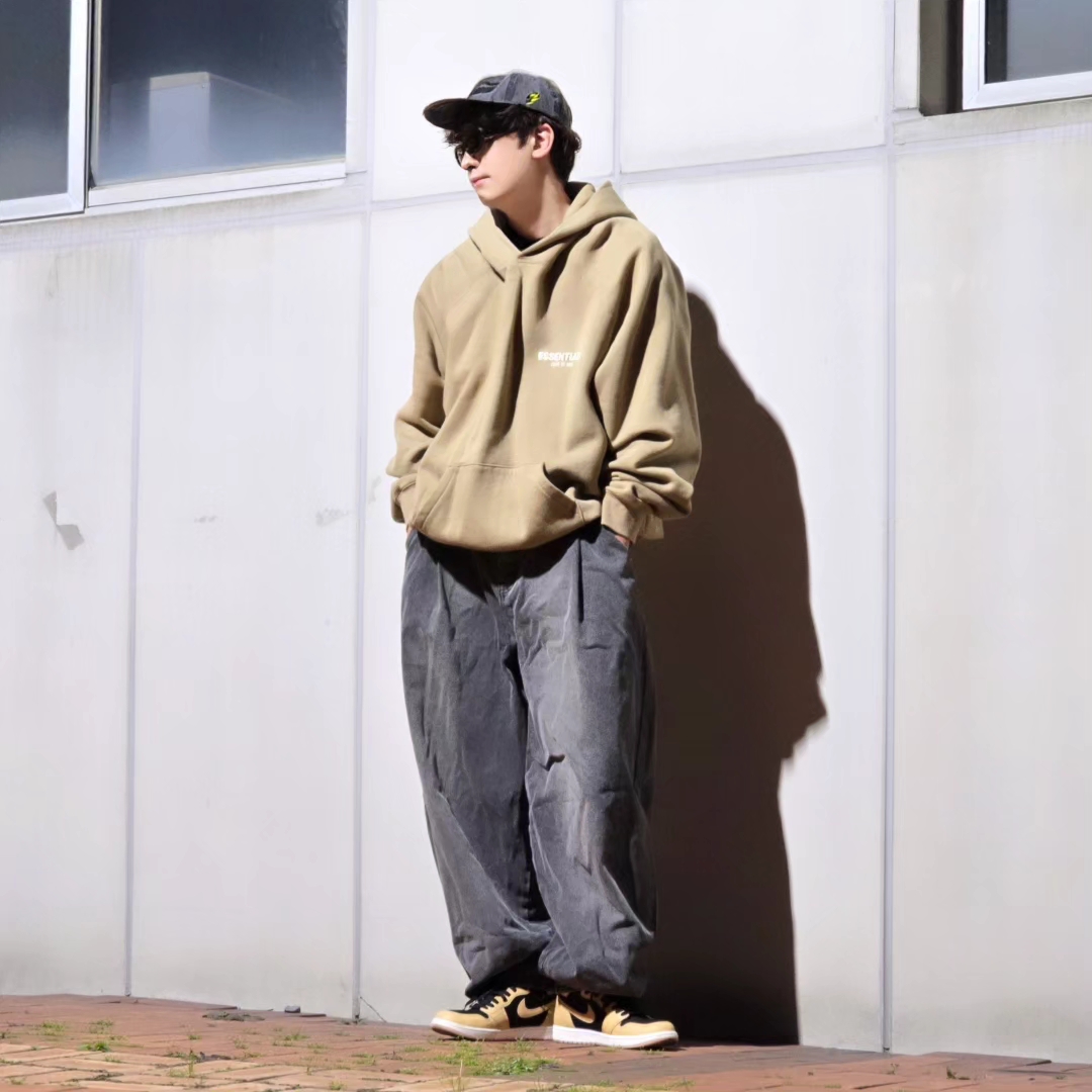 Essentials Hoodie Oak - 22SS, Jordan 1 Retro High OG Vachetta Tan 착용 스타일 - 2