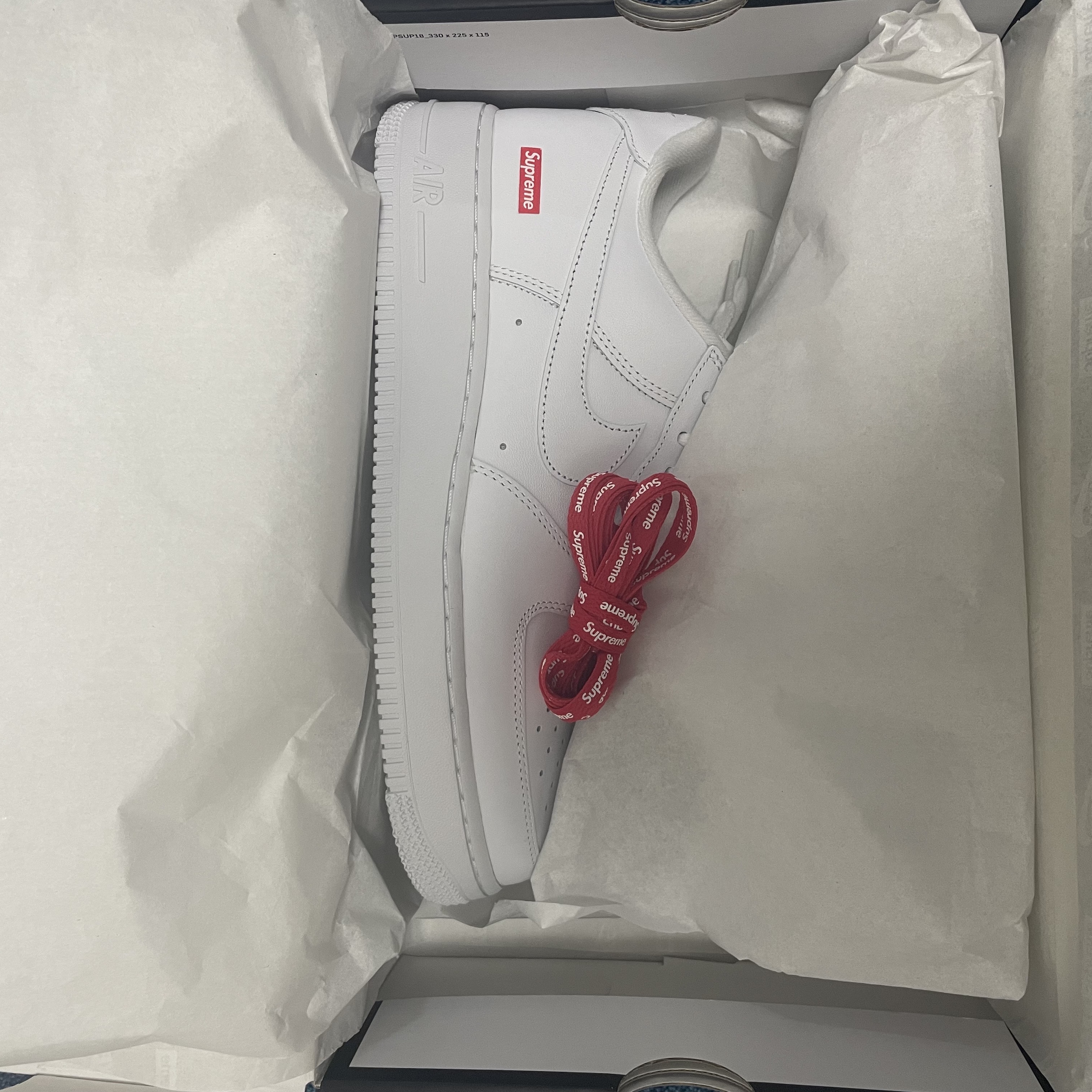 Nike x Supreme Air Force 1 Low White 착용 스타일