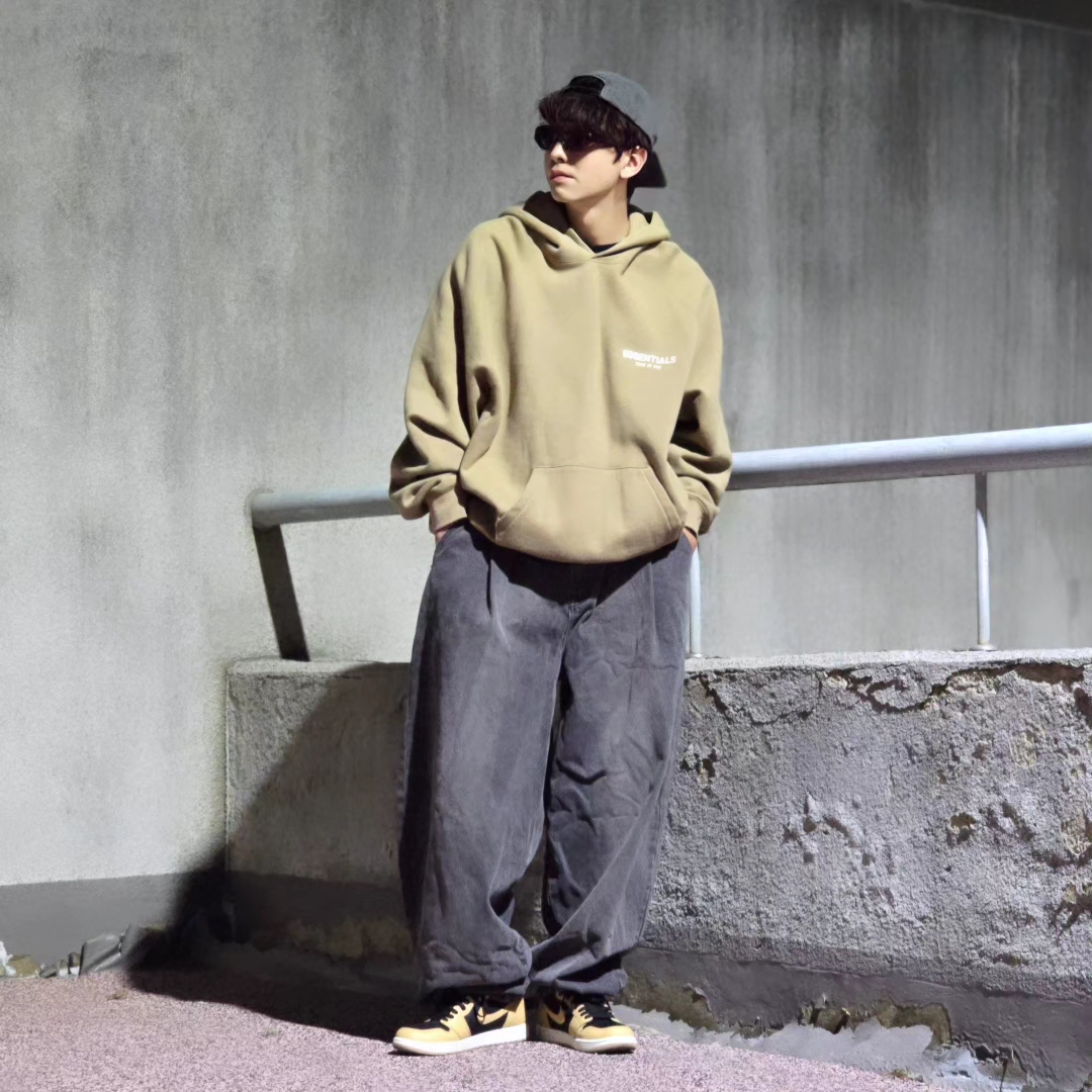 Essentials Hoodie Oak - 22SS, Jordan 1 Retro High OG Vachetta Tan 착용 스타일 - 7