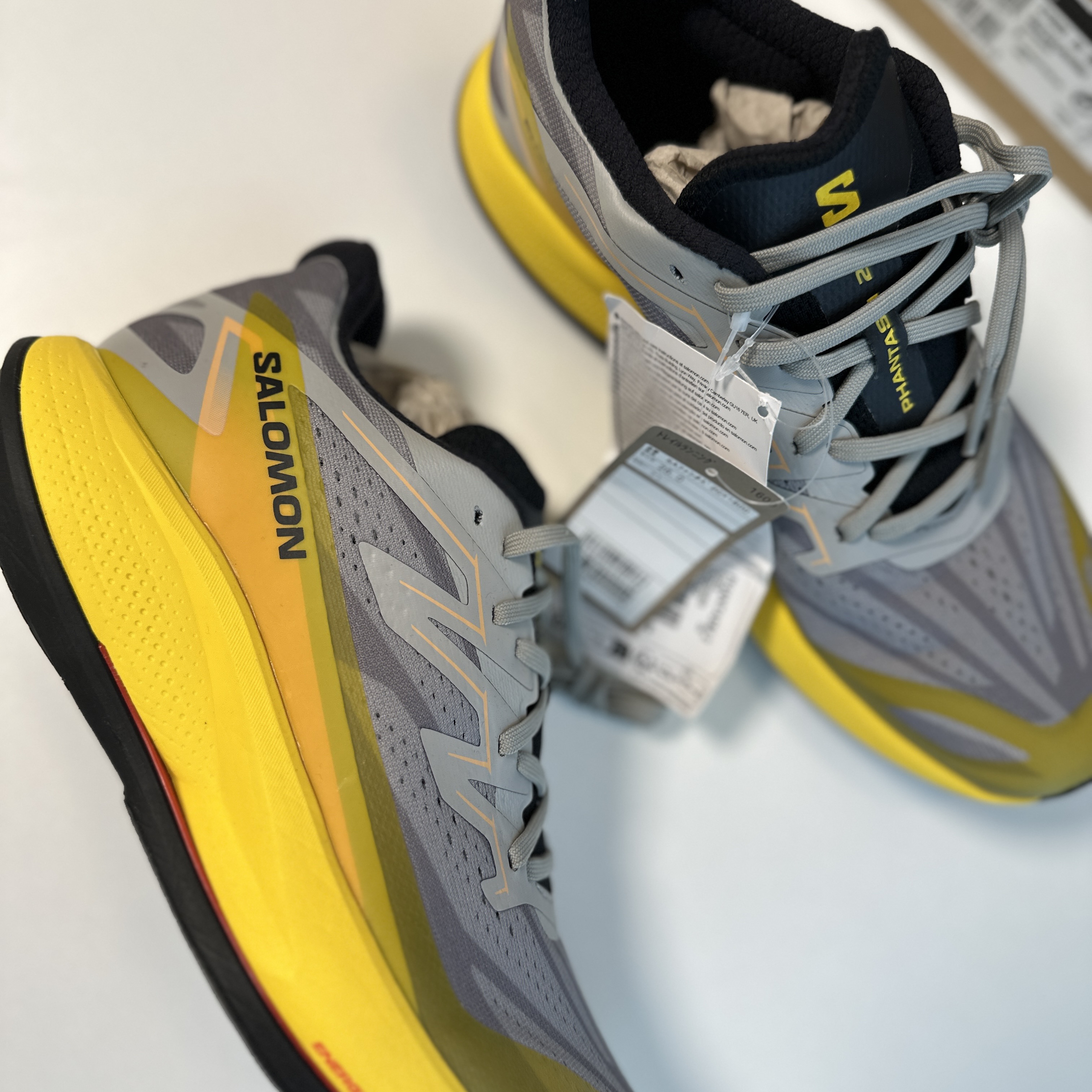 Salomon Phantasm 2 Ghost Grey Lemon 착용 스타일 - 2