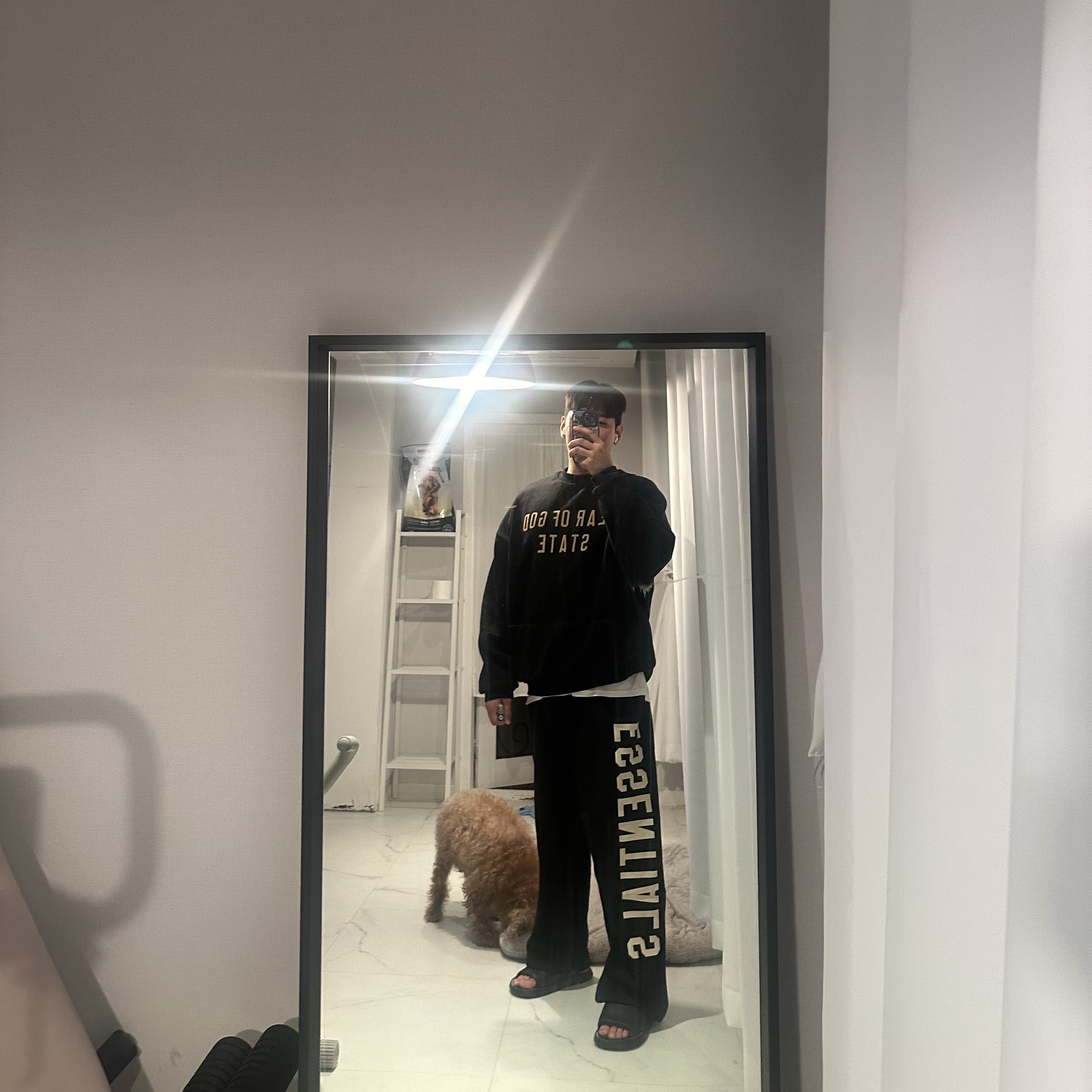 Essentials Fleece Relaxed Sweatpant Black - 24FW, Essentials Fleece State Crewneck Black - 24FW 착용 스타일