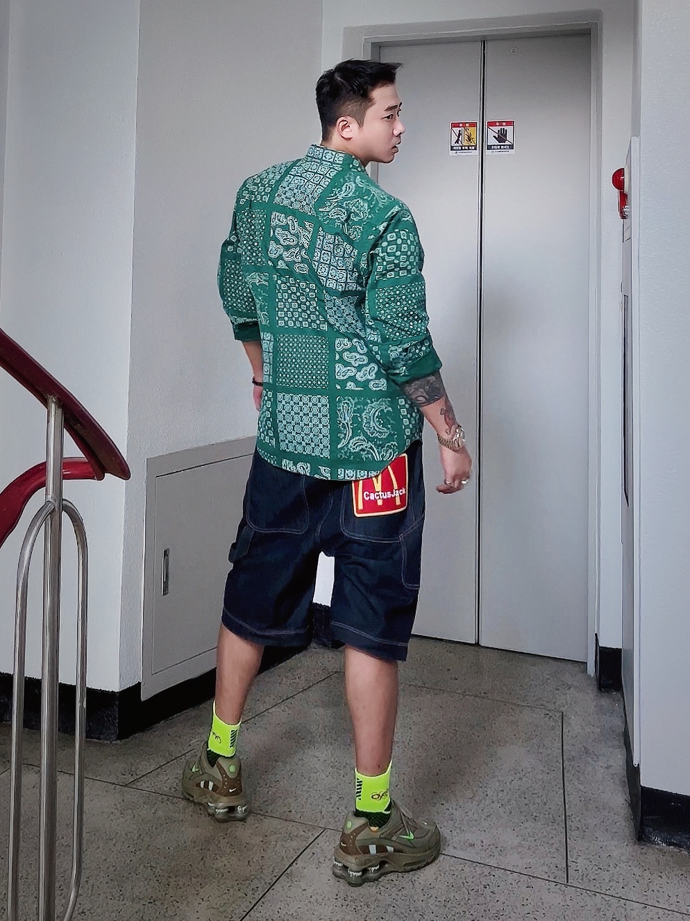 Supreme Paisley Grid Shirt Black - 20SS, Nike x Supreme Shox Ride 2 SP Neutral Olive 착용 스타일 - 5