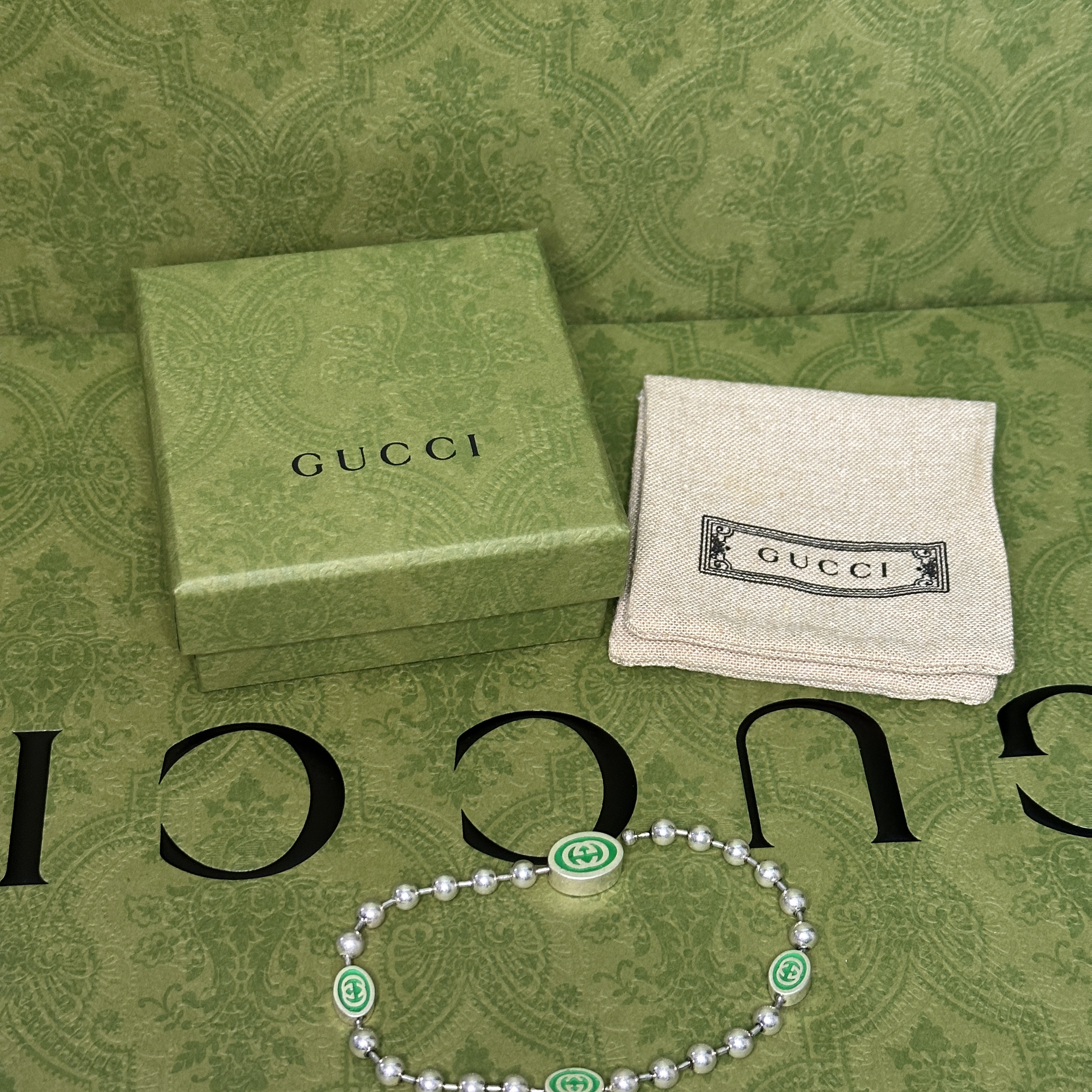 Gucci Interlocking G Boule Chain Bracelet Silver 착용 스타일