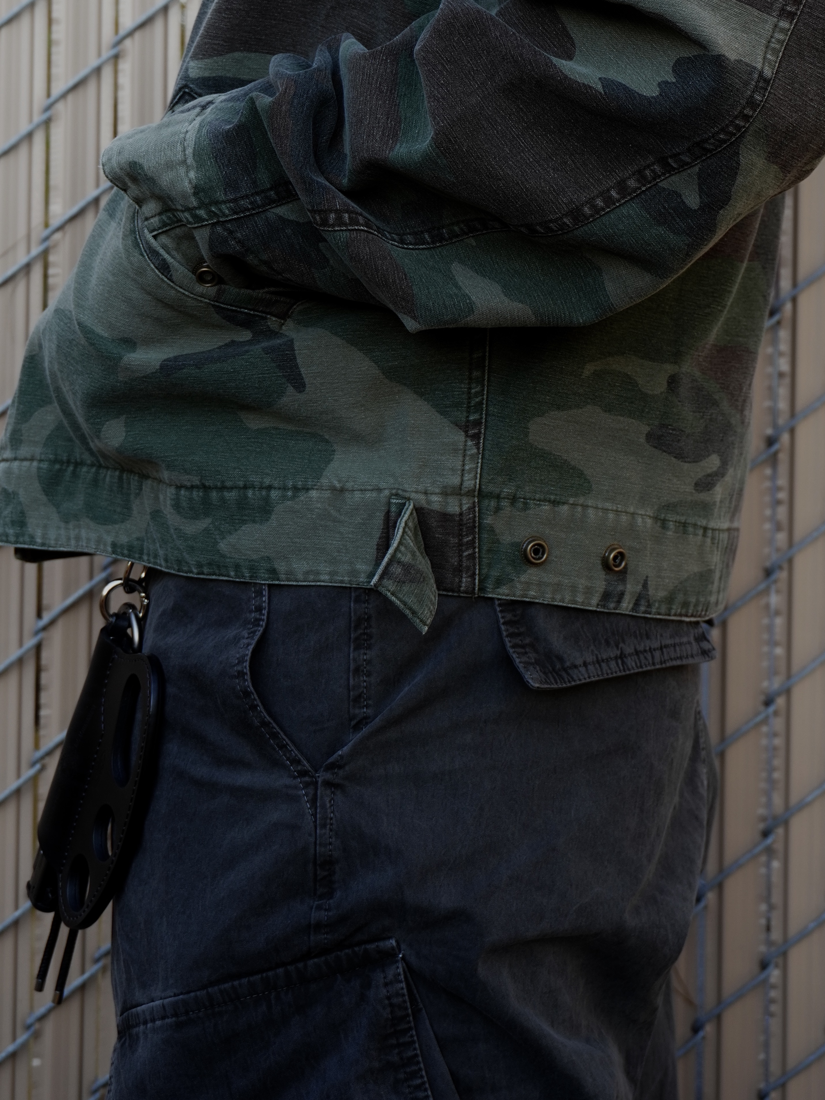 Suade Washed Work Jacket Camo, Nike x Comme des Garcons Homme Plus Air Force Mid Black 착용 스타일 - 8