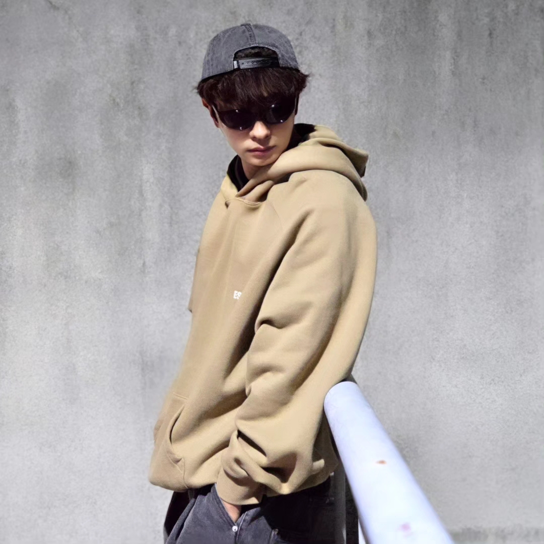 Essentials Hoodie Oak - 22SS, Jordan 1 Retro High OG Vachetta Tan 착용 스타일 - 4