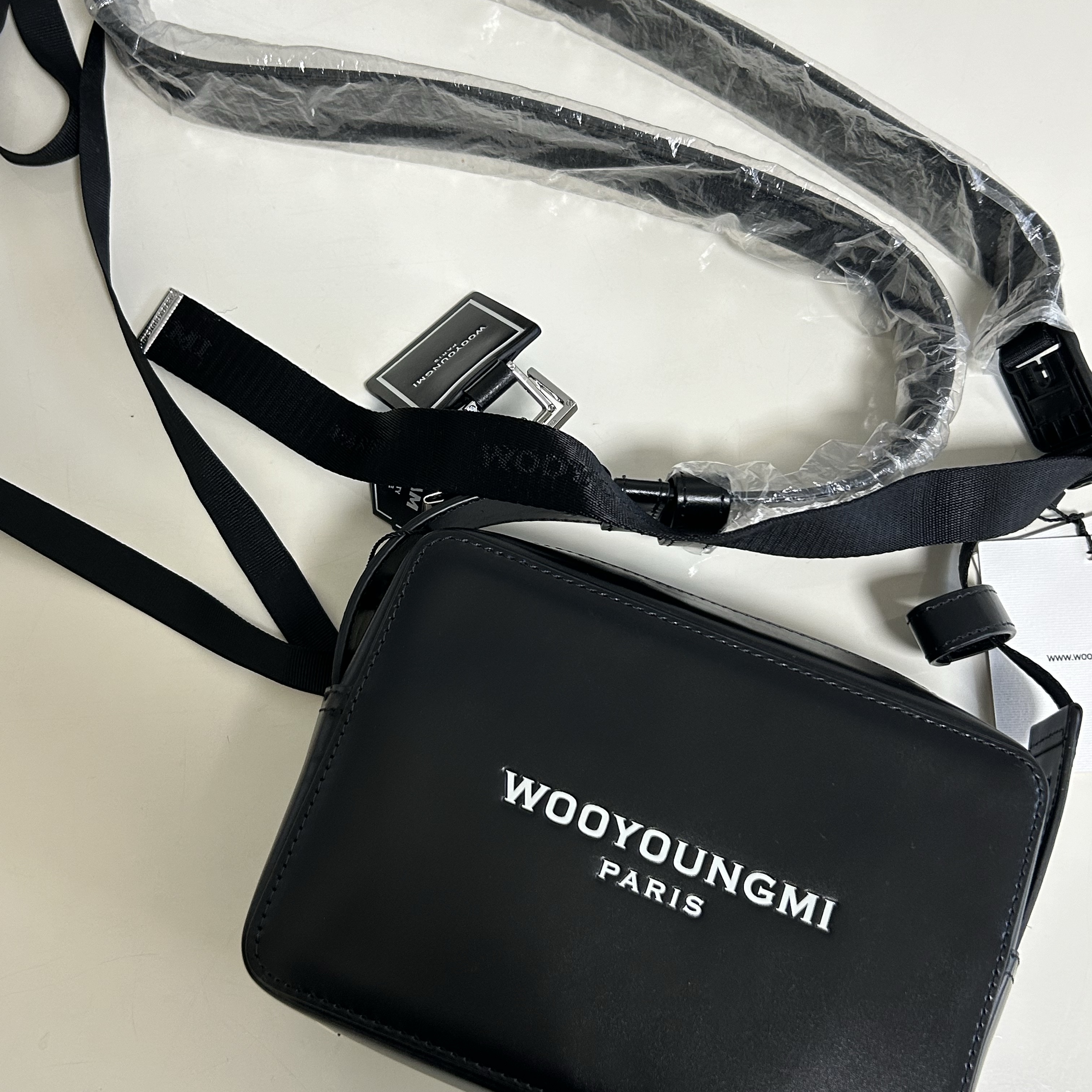 Wooyoungmi Square Mini Bag Black 착용 스타일