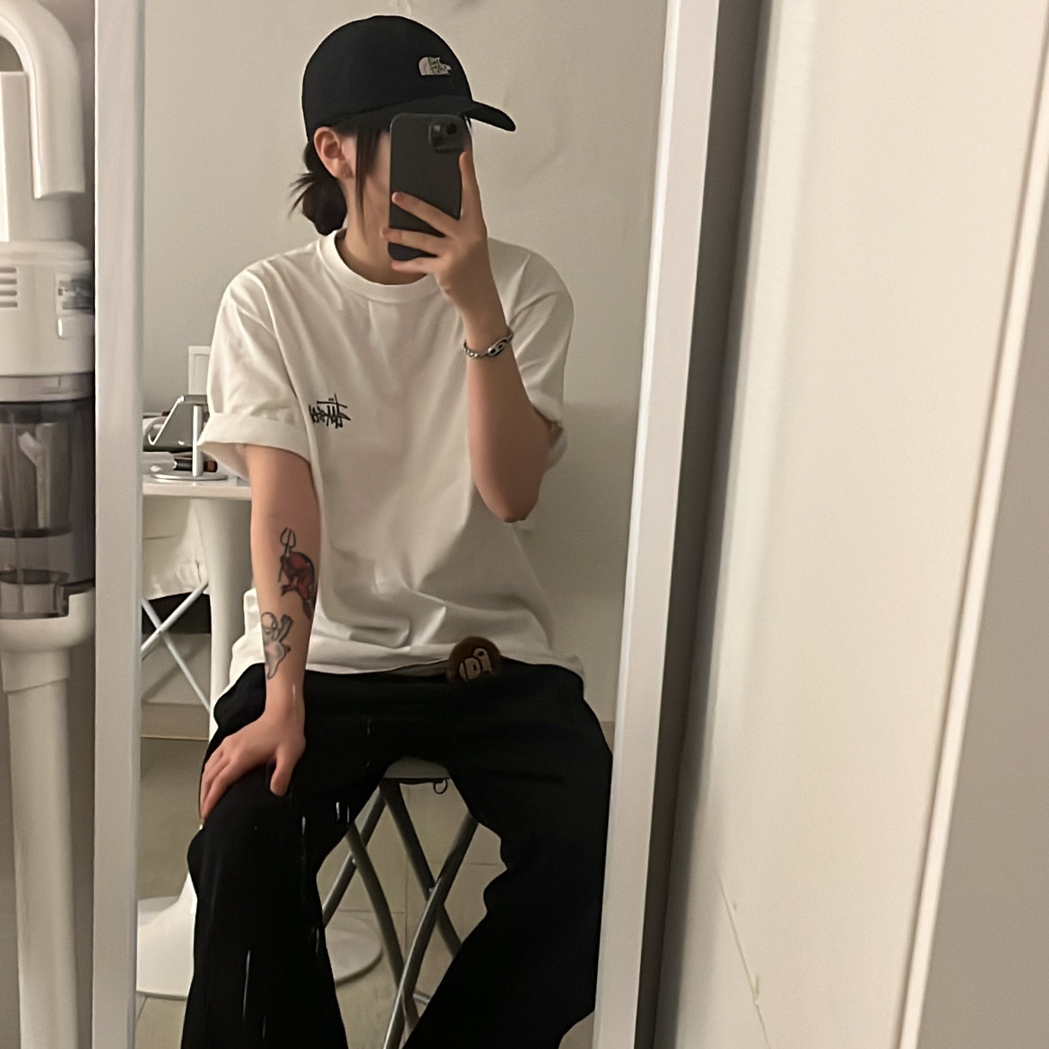 Stussy Basic Stussy T-Shirt White 2024, 2025, Diesel Dx1469 Stainless Steel Chain Bracelet Silver Black 착용 스타일 - 1