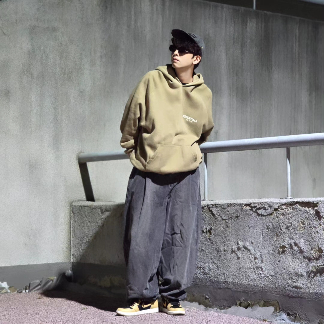 Essentials Hoodie Oak - 22SS, Jordan 1 Retro High OG Vachetta Tan 착용 스타일 - 4