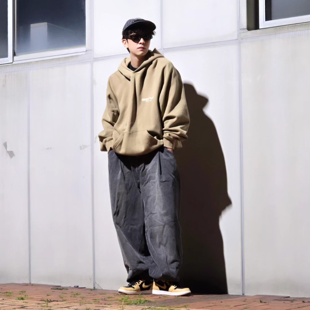 Essentials Hoodie Oak - 22SS, Jordan 1 Retro High OG Vachetta Tan 착용 스타일 - 5