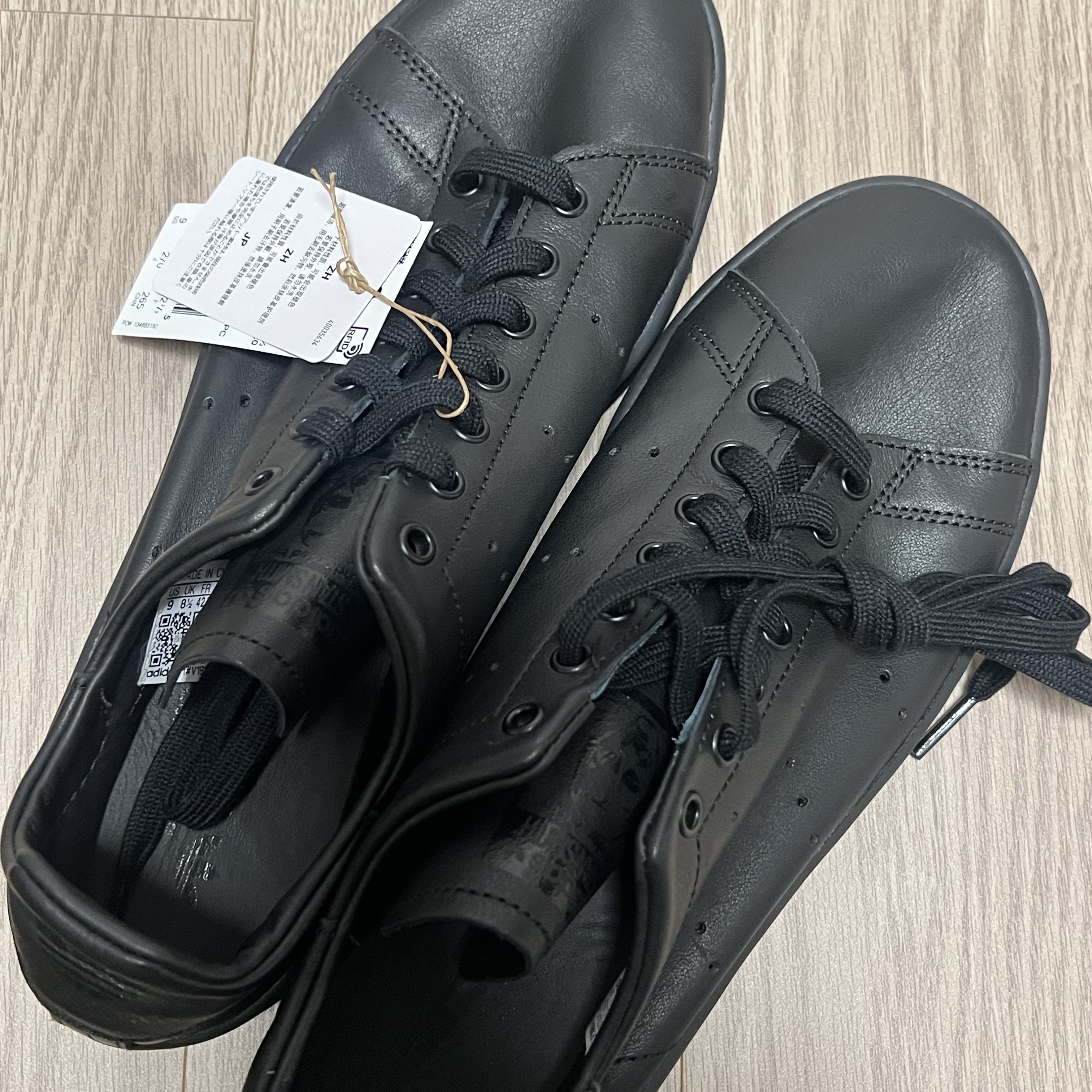 Adidas Stan Smith Decon Core Black 착용 스타일