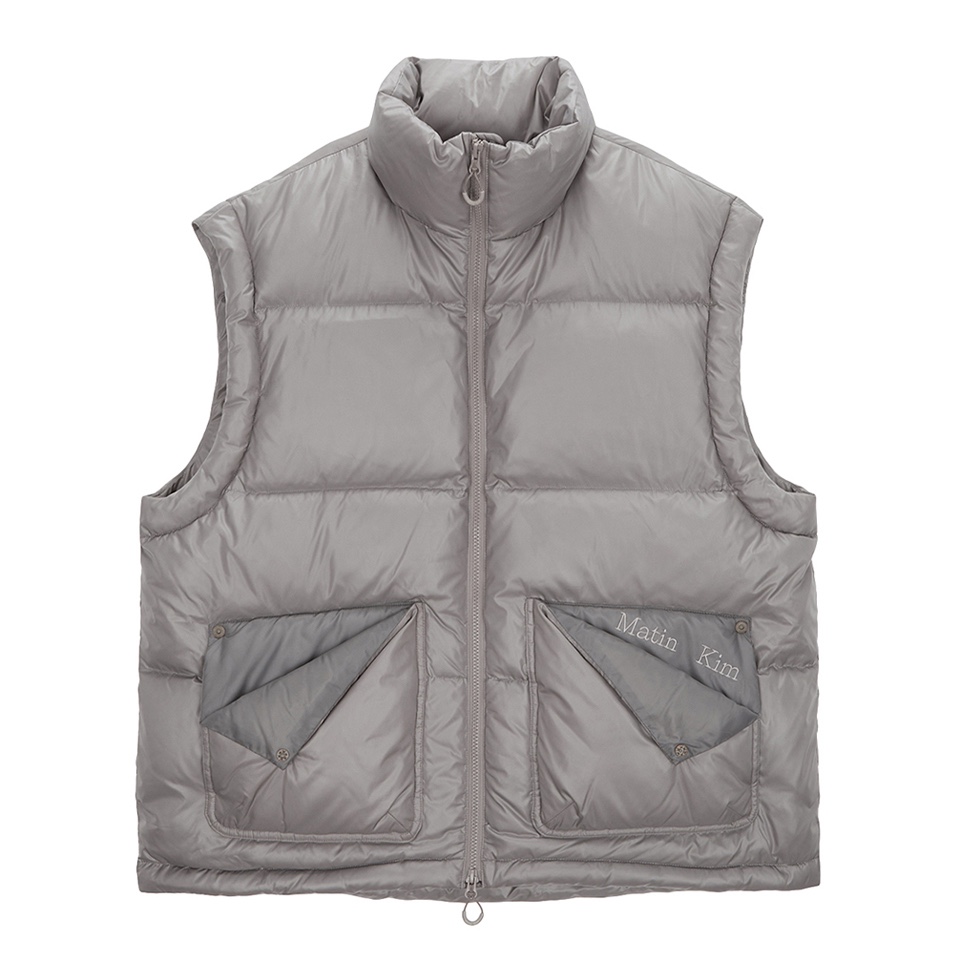 (W) Matin Kim Folded Pocket Down Vest Beige 착용 스타일 - 2