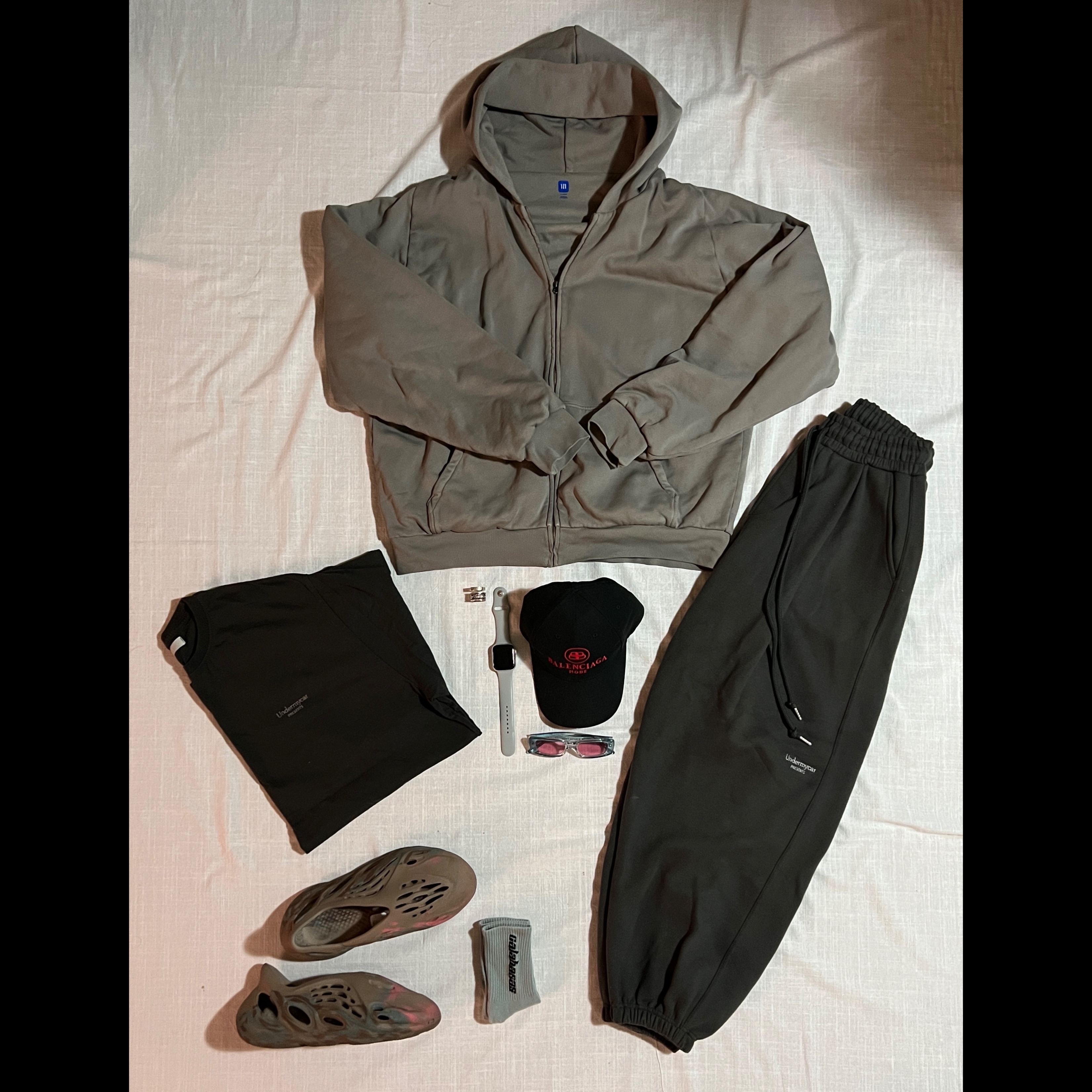 Undermycar Mu.03 Anti Fxxking Logo Play Oversized Sweat Jogger Olive, Undermycar Mu.05 Anti Fxxking Logo Play Oversized T-Shirts Asphalt 착용 스타일