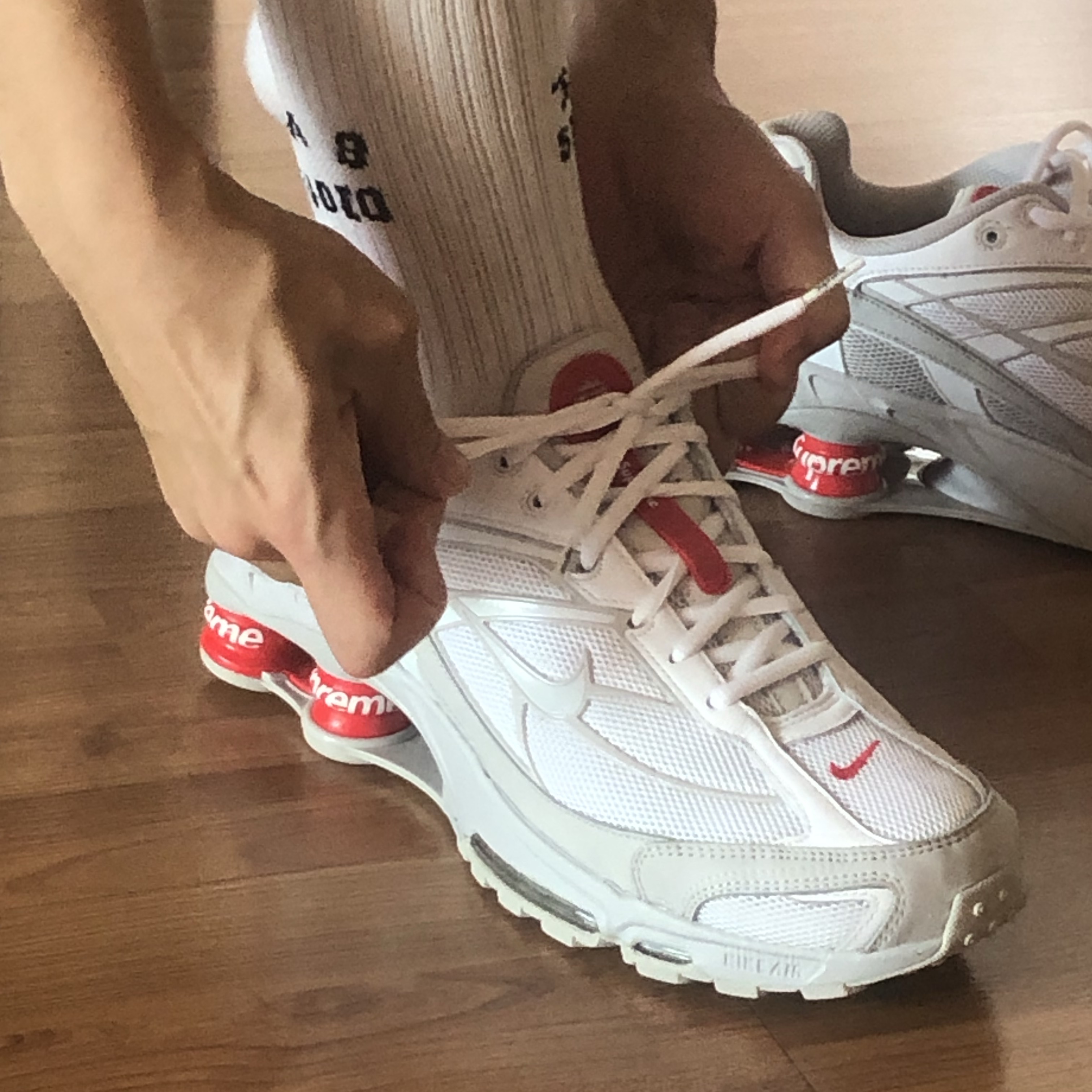 Nike x Supreme Shox Ride 2 SP White, IAB Studio White & Ash Blue Socks (3 Pack) 착용 스타일