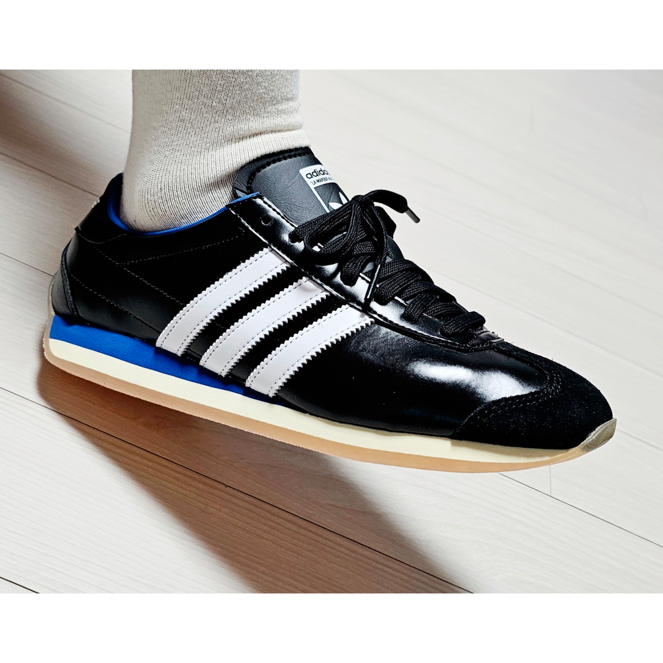 Adidas x Yeseyesee Country OG Core Black Cloud White 착용 스타일 - 2