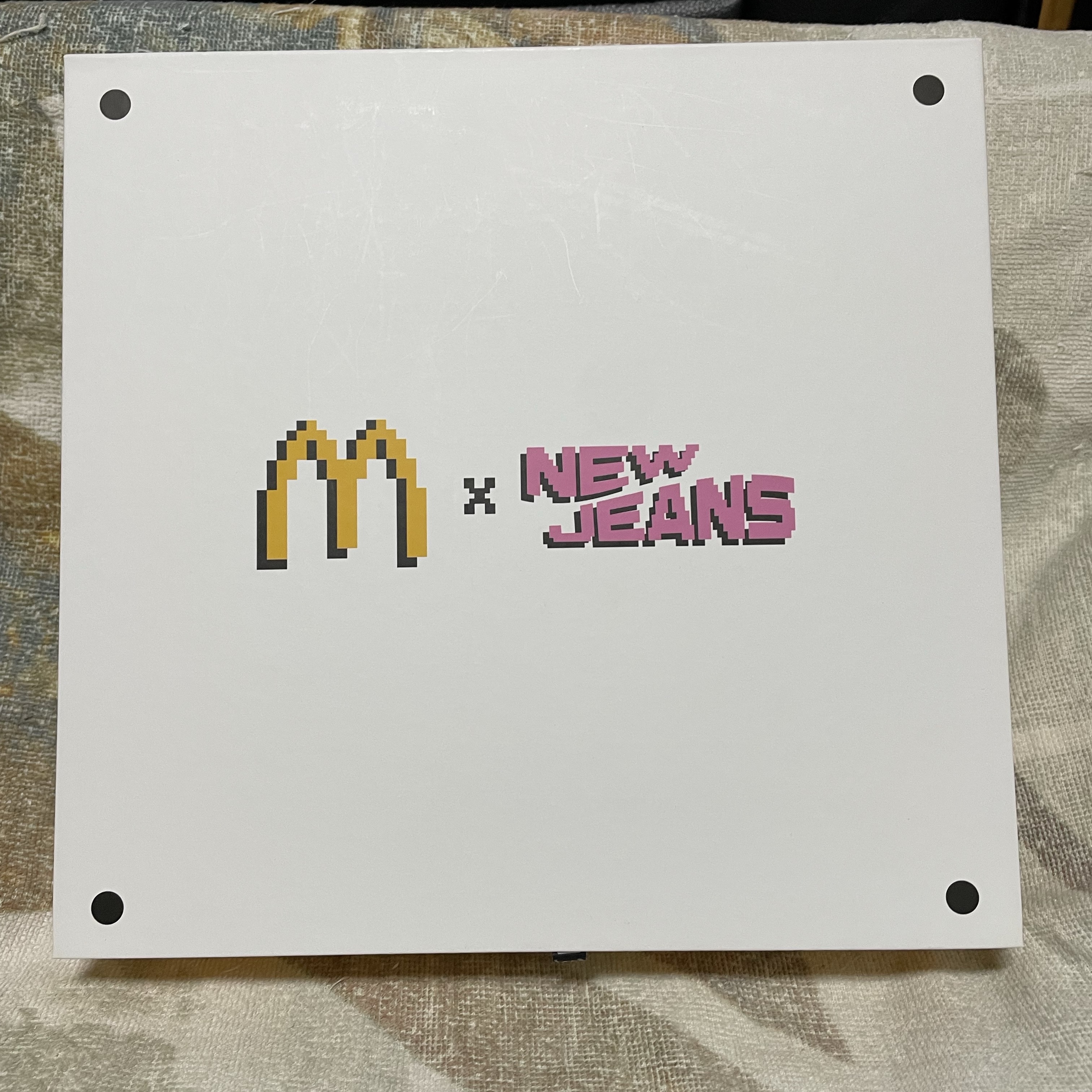McDonald's x NewJeans Special Gift Set Collectors Kit (Without Voucher) 착용 스타일 - 1
