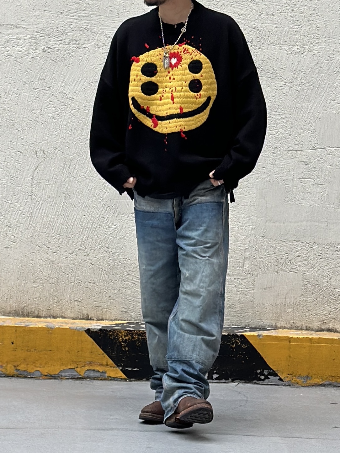 Saint Mxxxxxx x Cactus Plant Flea Market Smile Knit Black - 24AW, Saint Mxxxxxx Painter Pants Blue - 23AW 착용 스타일 - 1