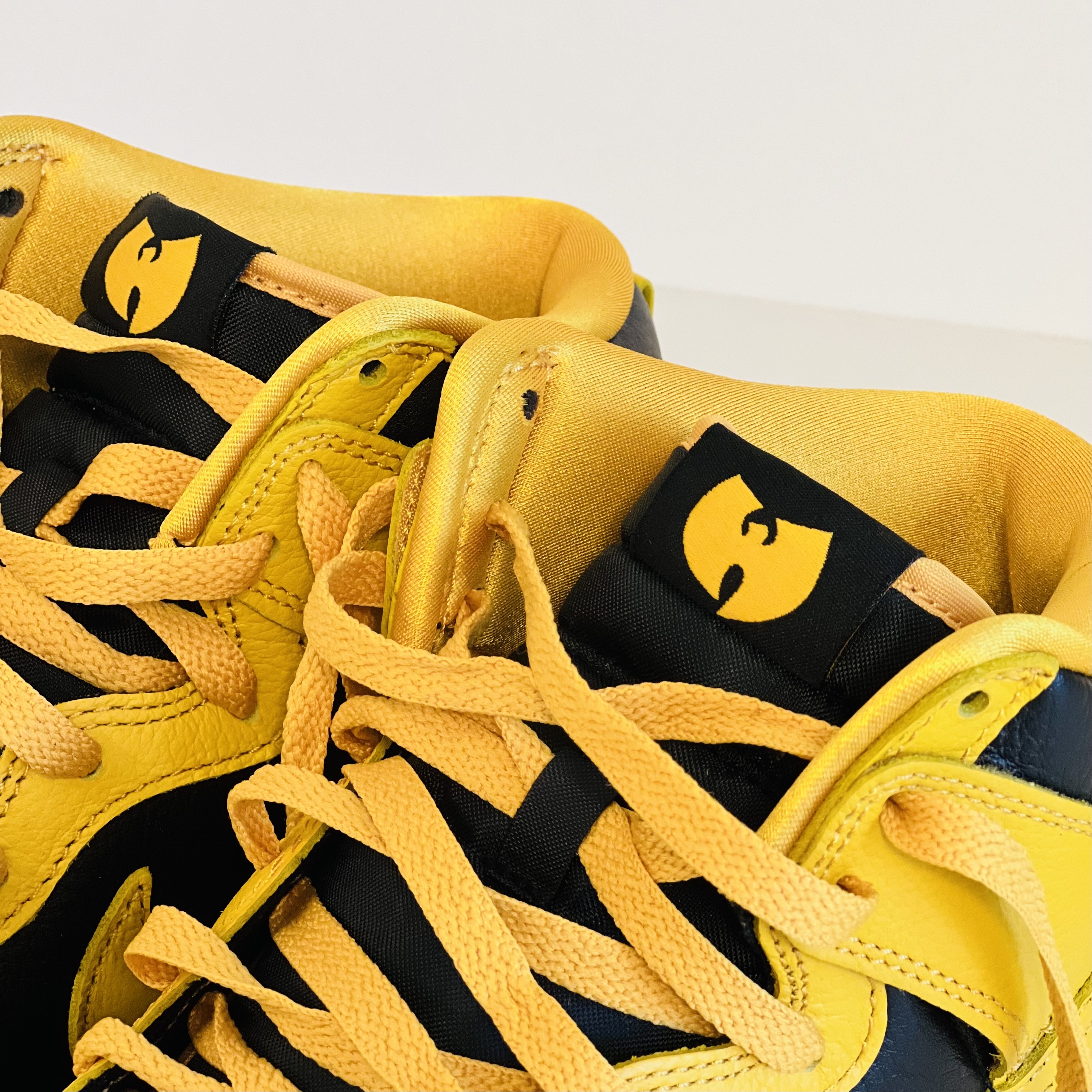 Nike Wu-Tang Clan Dunk High Black and Pollen 착용 스타일 - 2