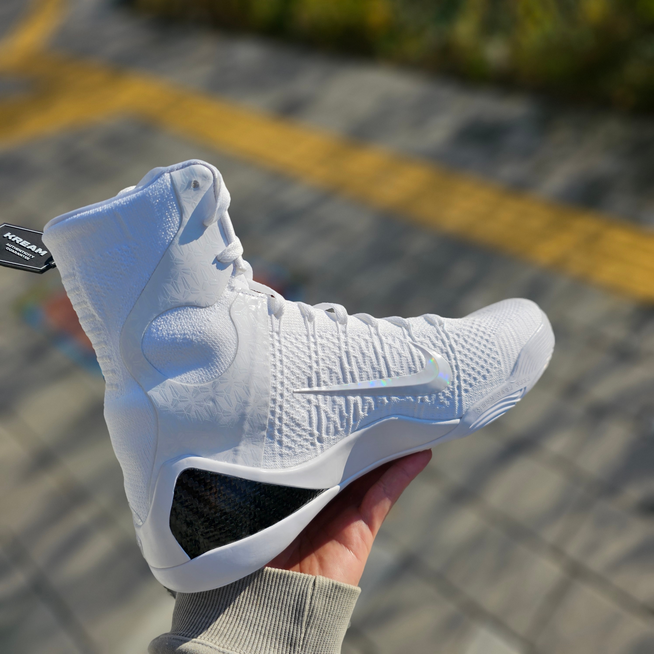 Nike Kobe 9 Elite High Protro Halo 착용 스타일 - 2