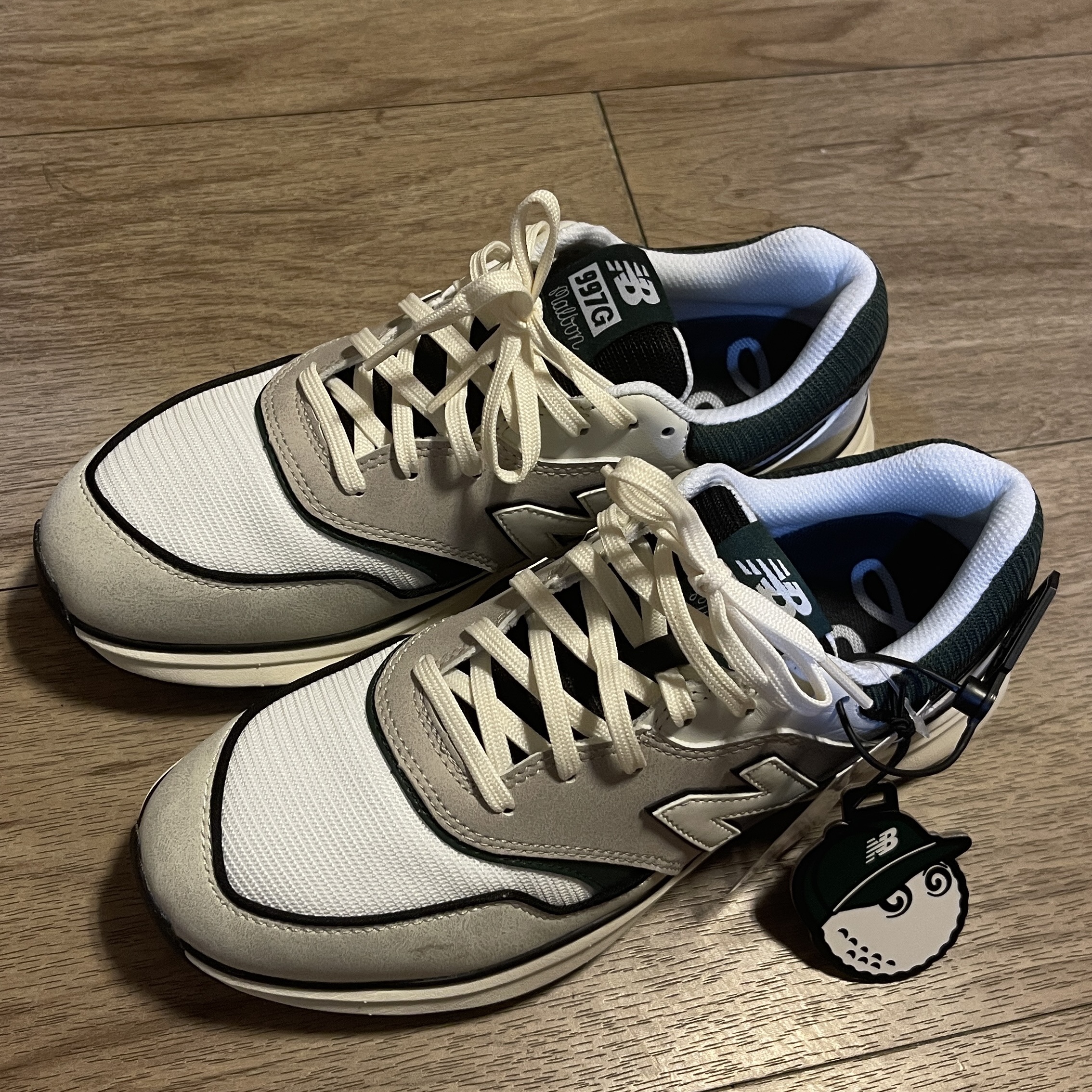 New Balance x Malbon 997 Golf Grey Green 착용 스타일 - 1