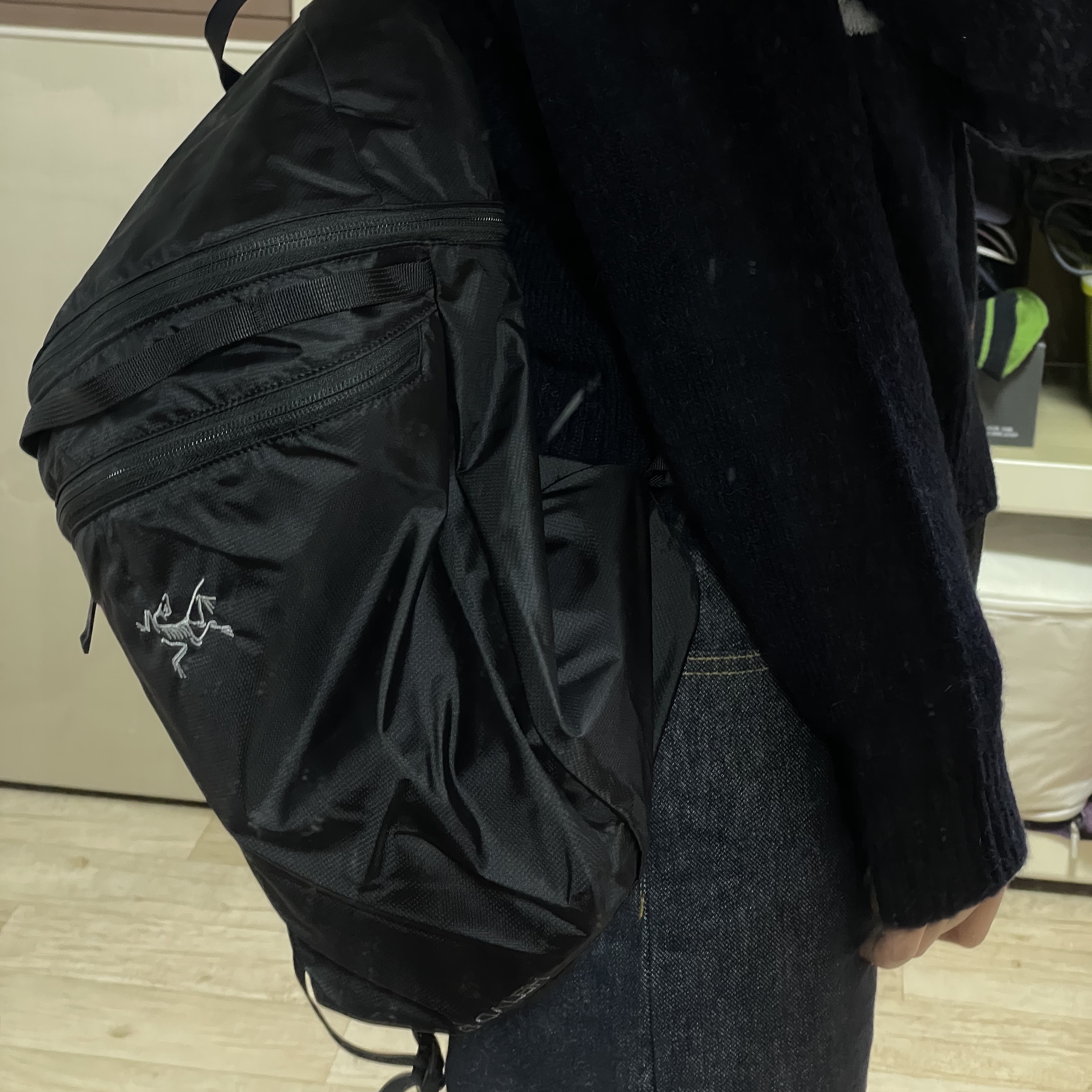 Arc'teryx Heliad 15 Backpack Black 착용 스타일