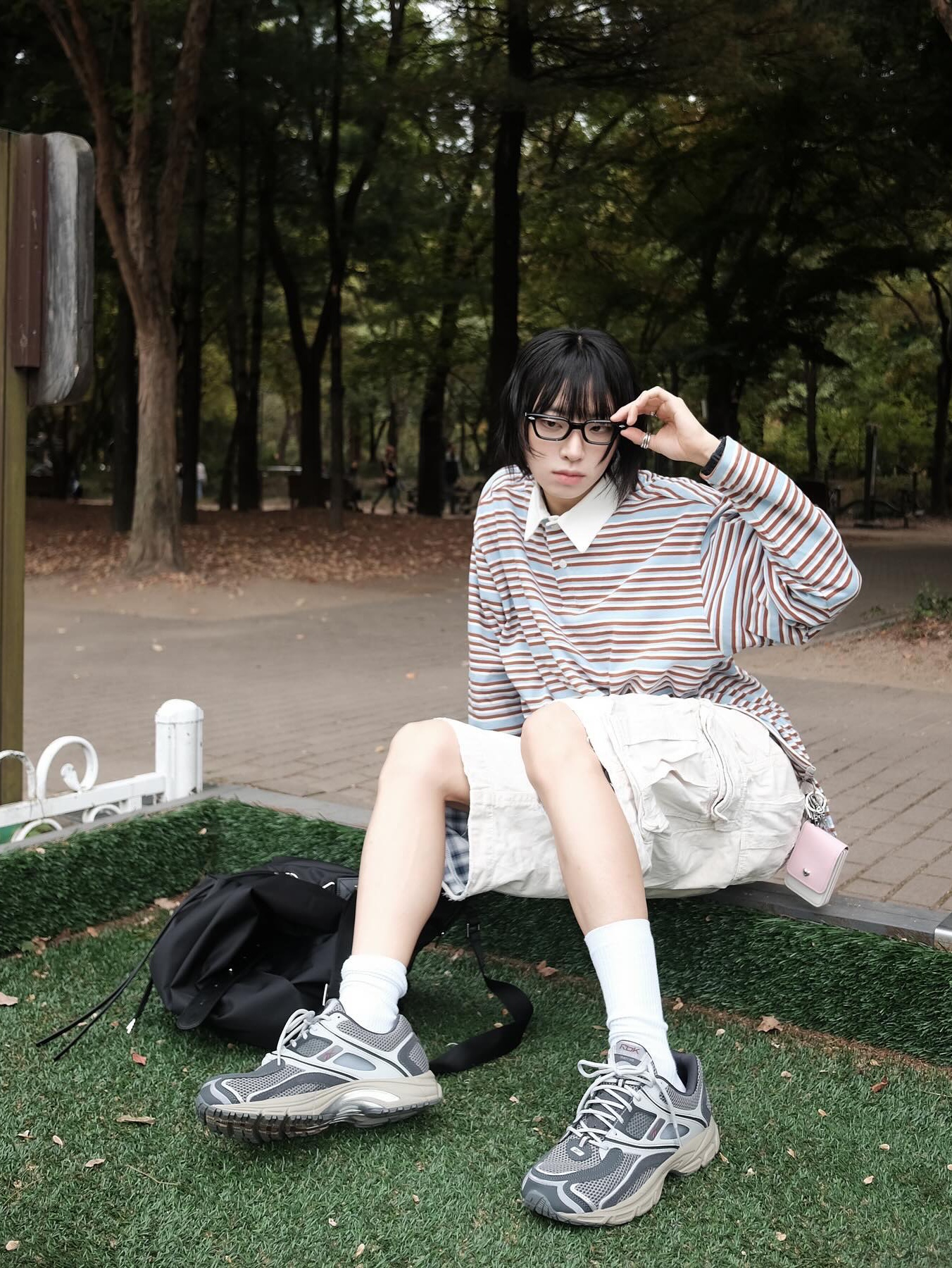 Ballute Oversized Rugby LS T-Shirt Brown, Ballute Oversized Rugby LS T-Shirt Navy 착용 스타일
