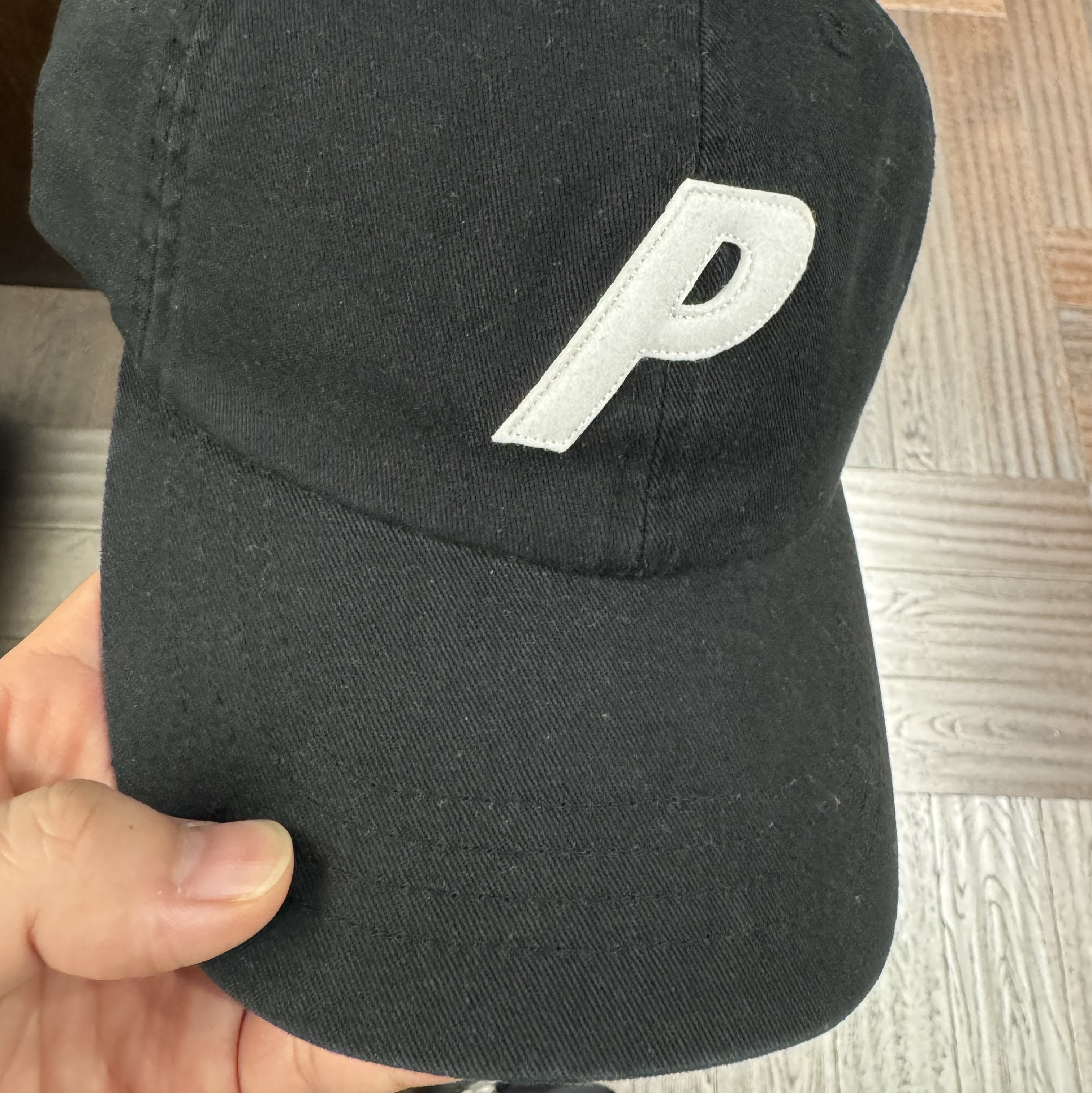 Palace P 6-Panel Black - 24FW 착용 스타일