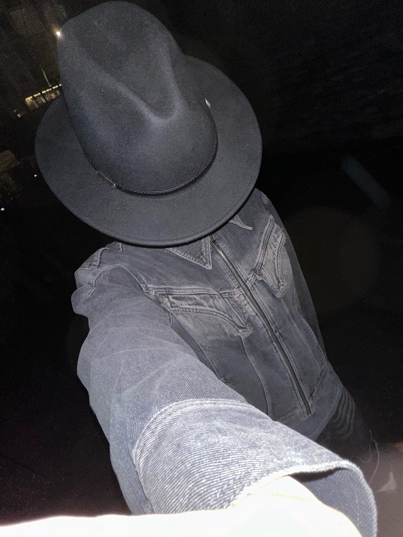 BLR Dyed Curved Line Denim Trucker Jacket Blue 착용 스타일