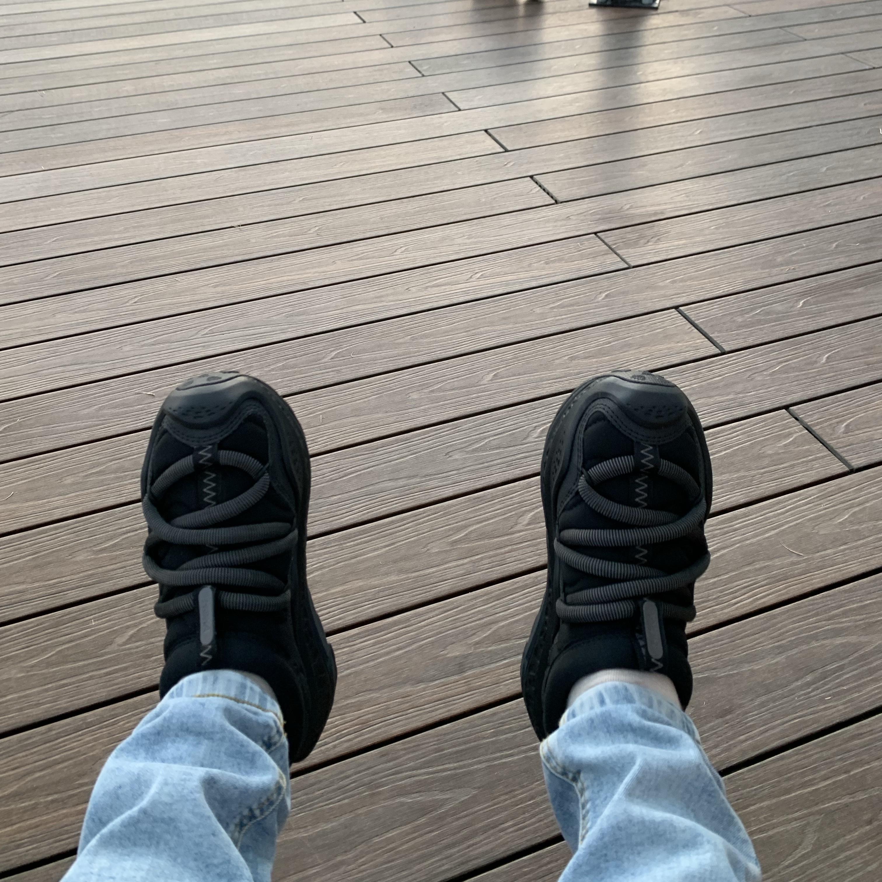 Hoka Ora Primo Black 착용 스타일