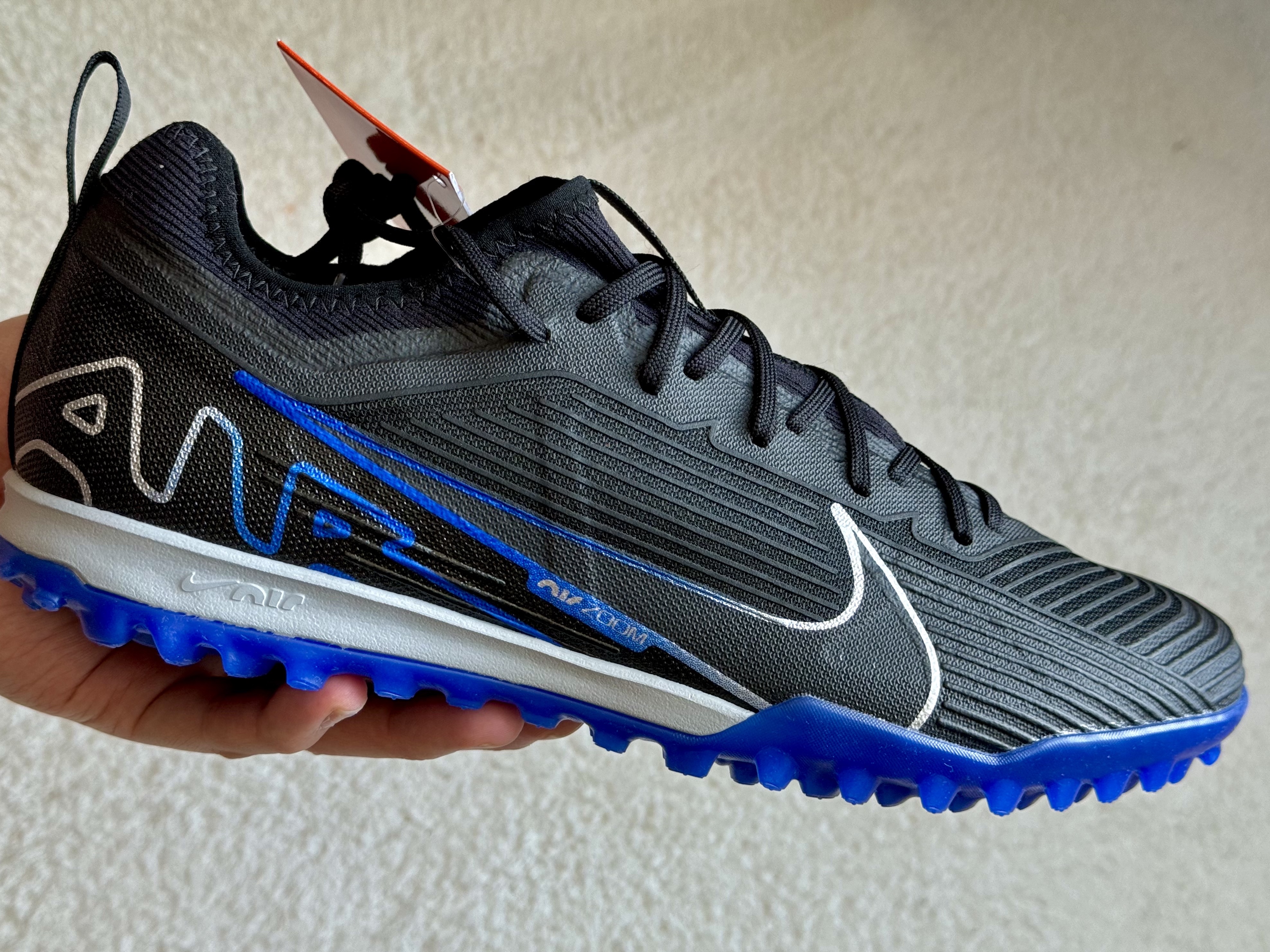 Nike Zoom Mercurial Vapor 15 Pro TF Black Hyper Royal, Nike Zoom Mercurial Vapor 15 Pro TF Pink Foam Black 착용 스타일 - 2