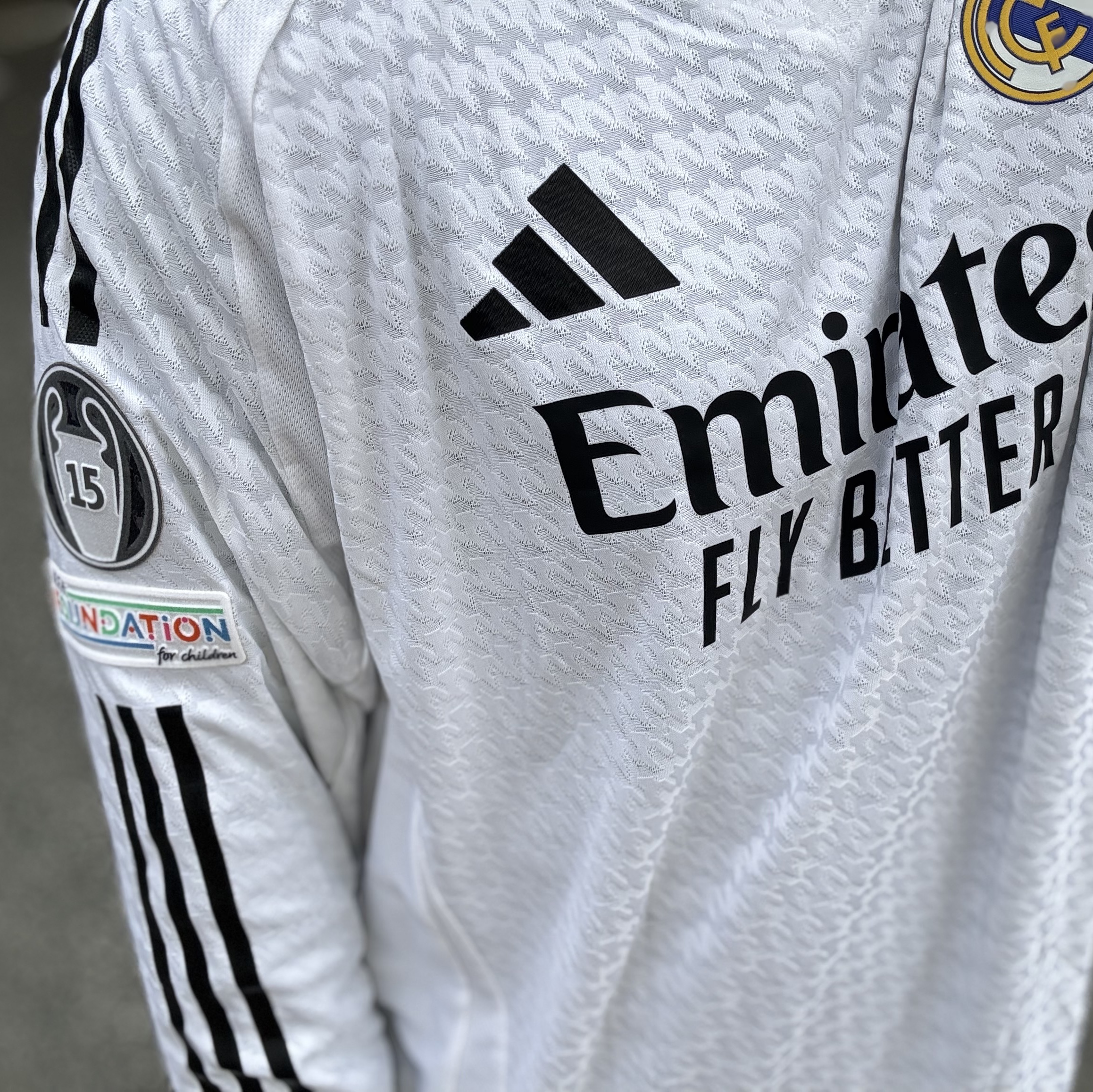 Adidas Real Madrid 2024/25 Home Authentic Long Sleeve Jersey White - US Sizing (Non Marking Ver.) 착용 스타일