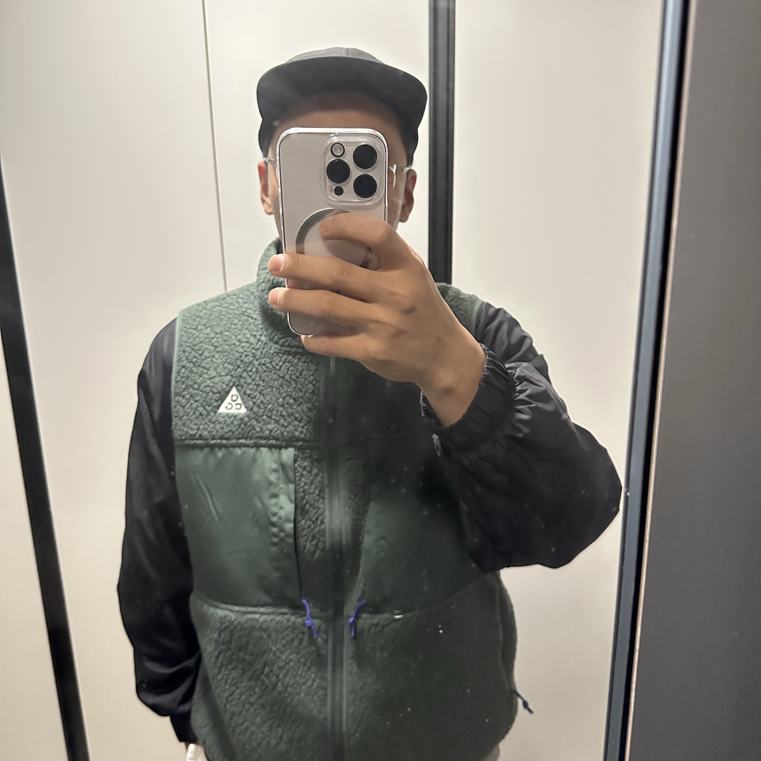 Nike ACG Arctic Wolf Vest Vintage Green - Asia 착용 스타일