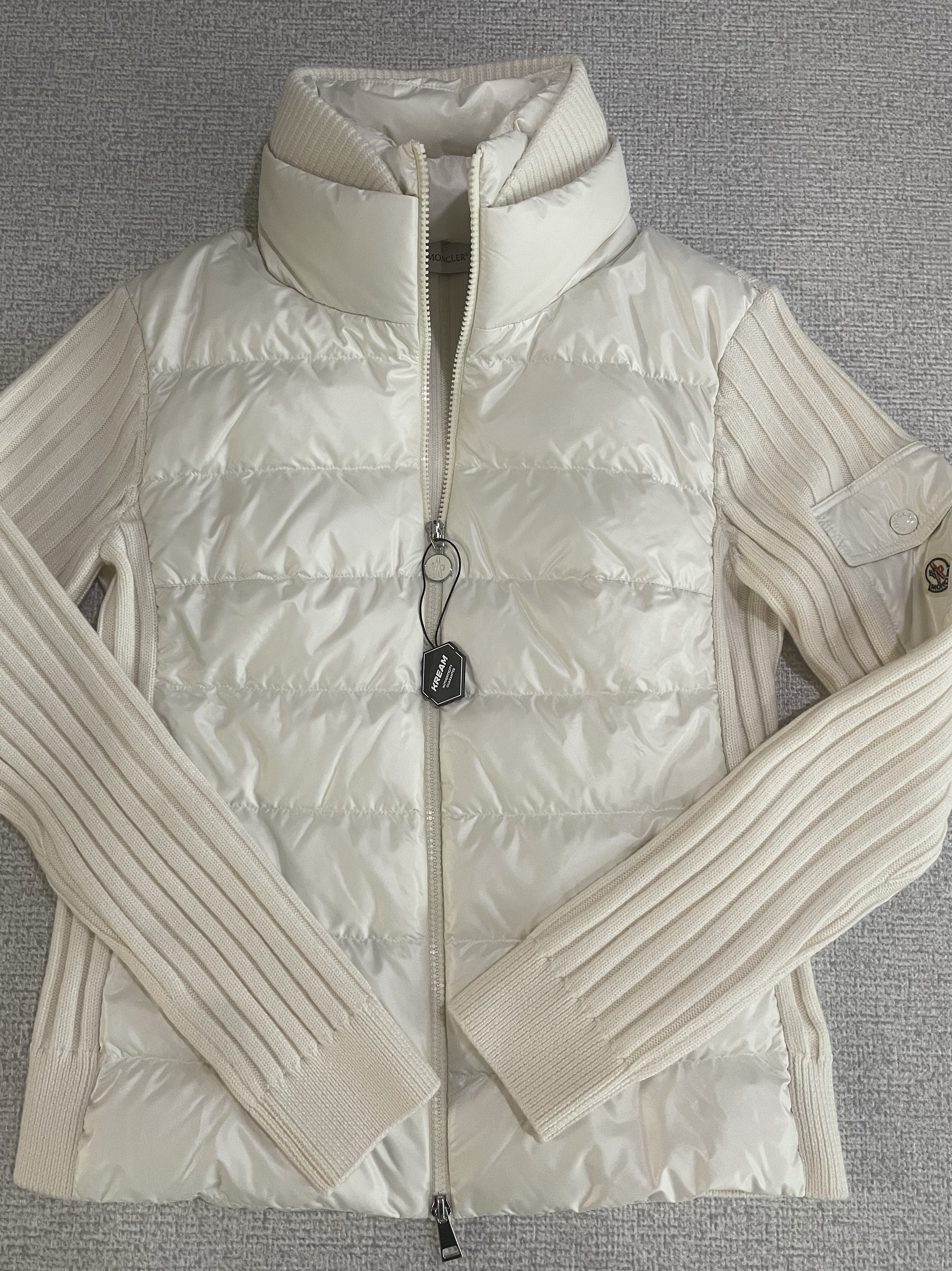 (W) Moncler Padded Wool Cardigan White - 23FW 착용 스타일