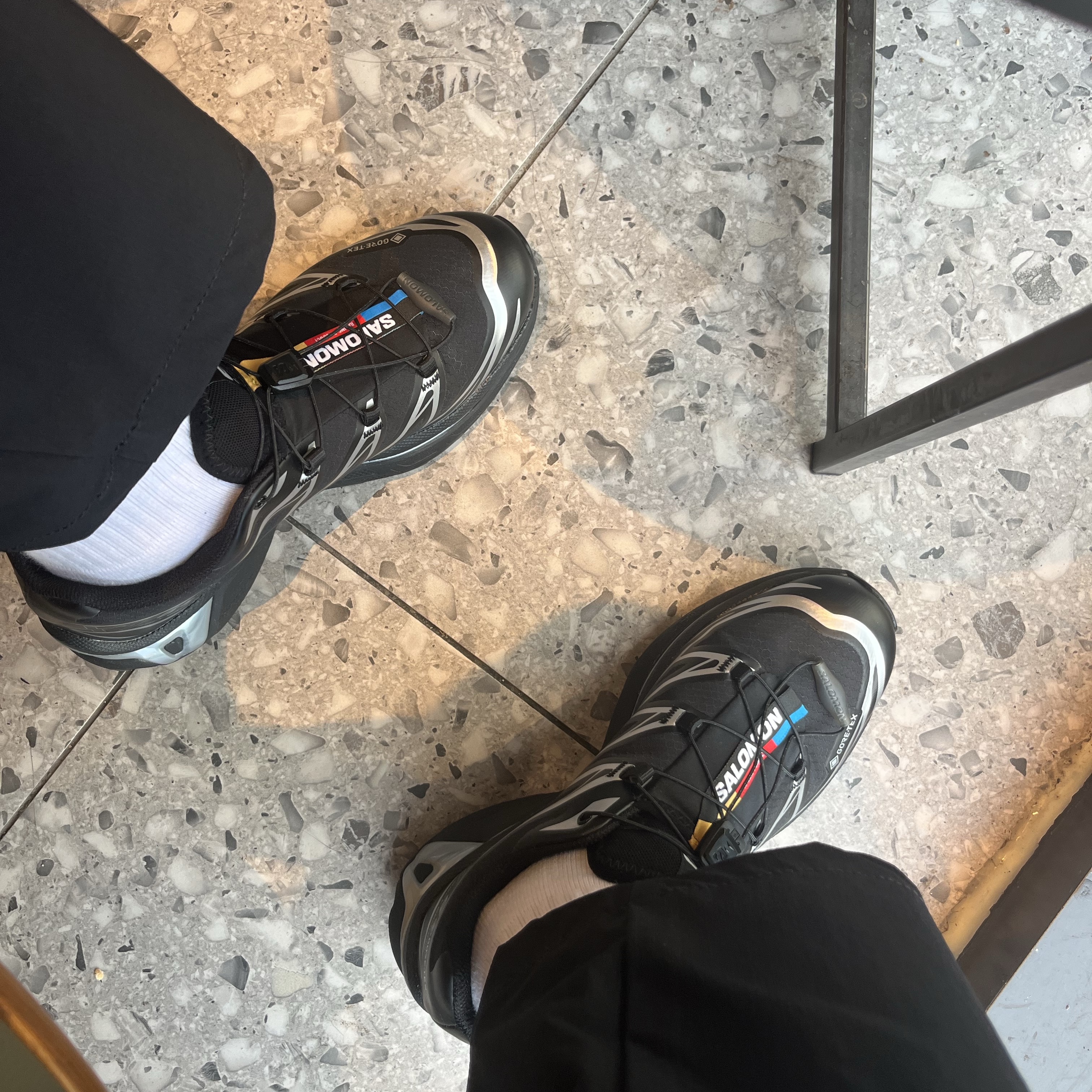 Salomon XT-6 GTX Black Silver 착용 스타일