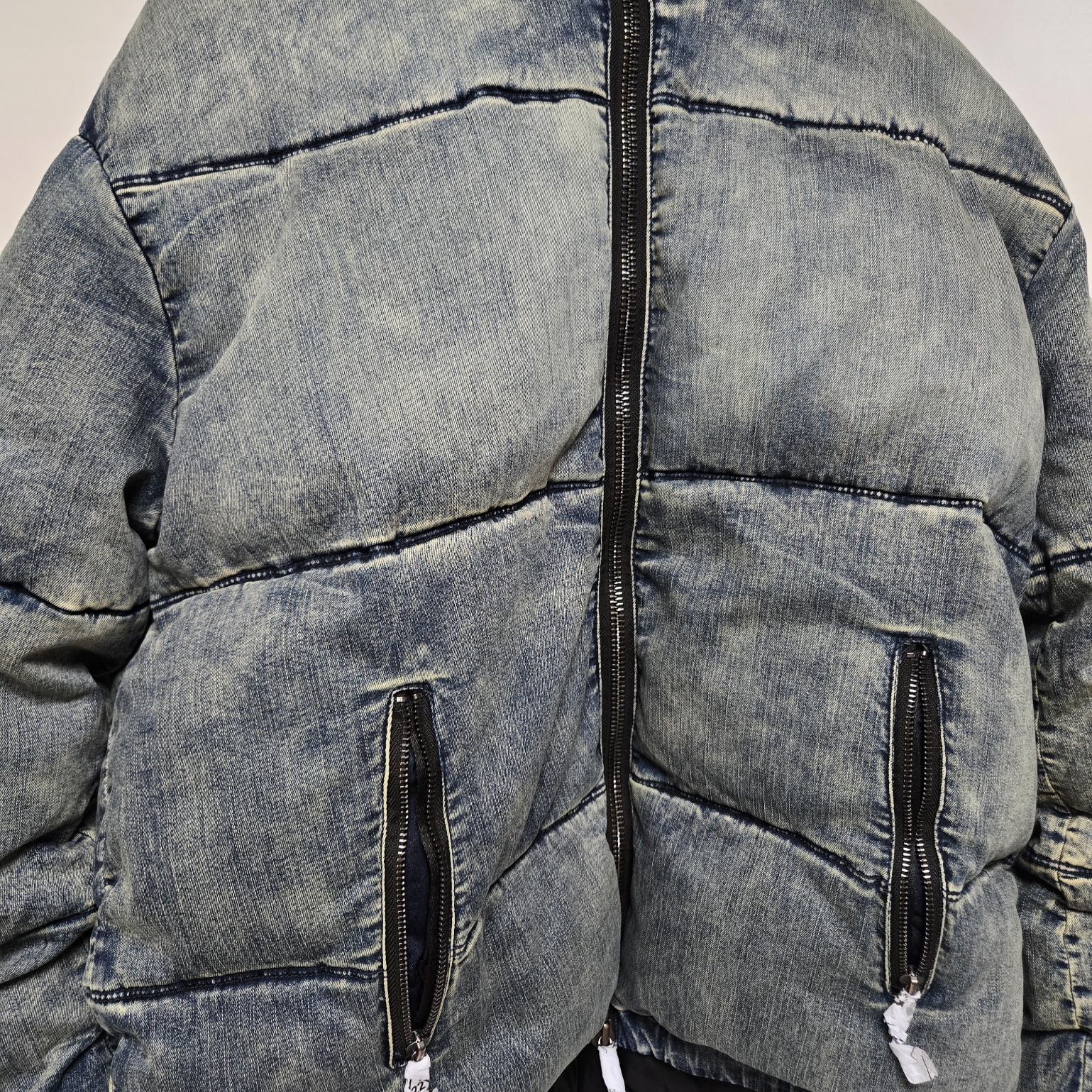 Diesel Puffer Jacket in Treated Denim Blue 착용 스타일 - 3