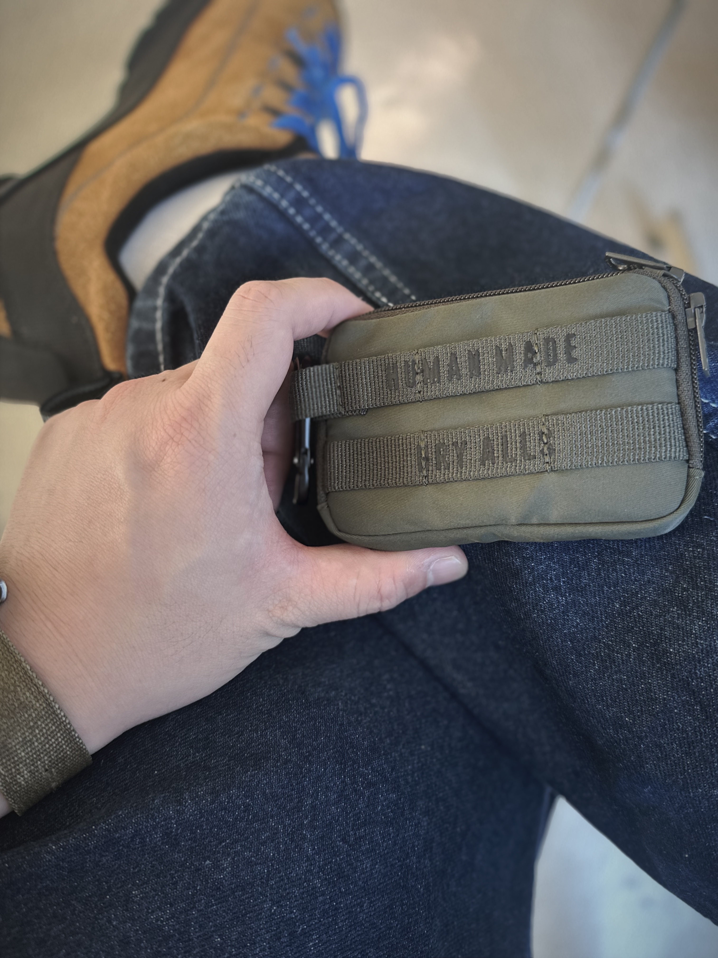 Human Made Military Card Case Olive Drab, Keen Jasper Suede Sneakers Camel 착용 스타일