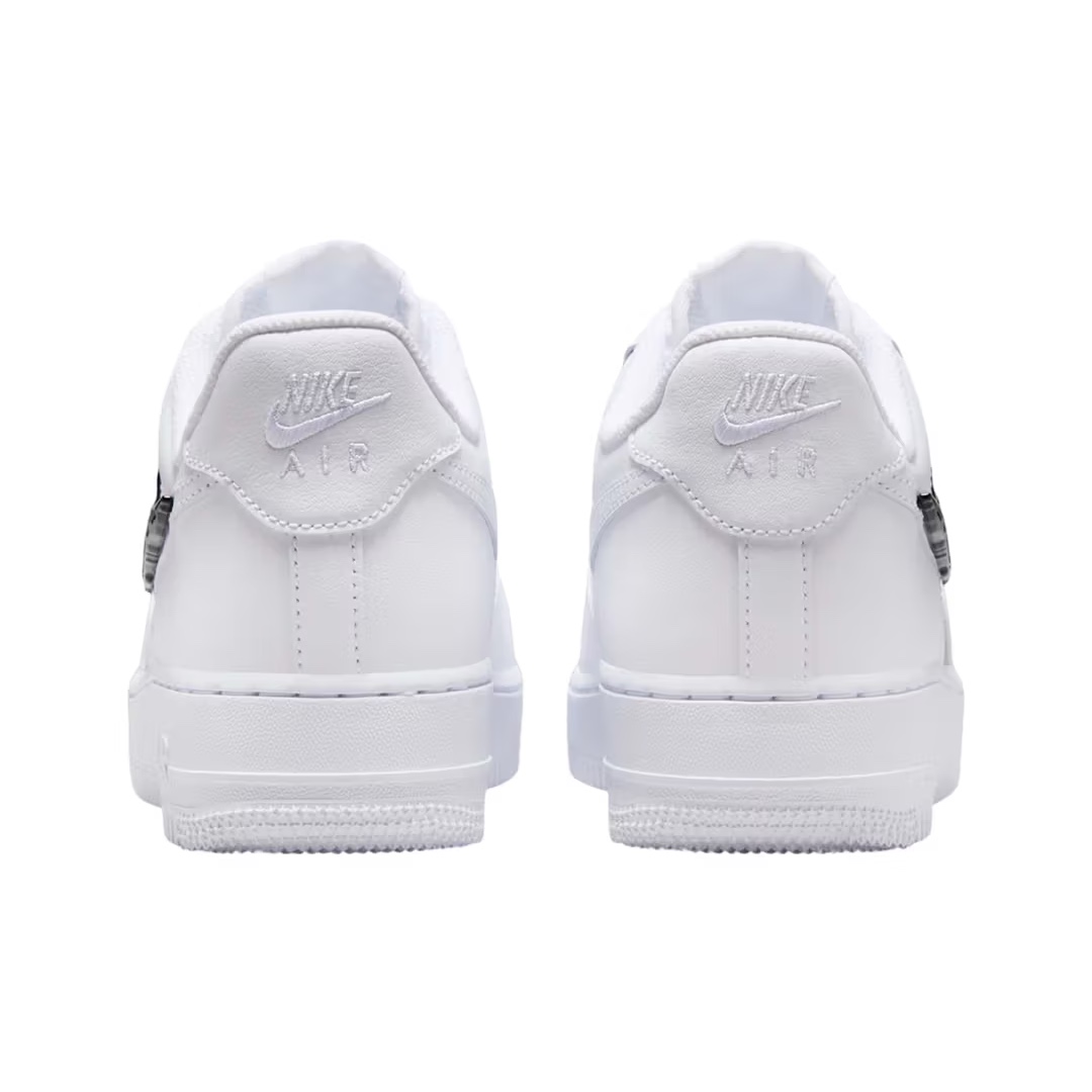 Nike V2K Run Metallic Silver White, (W) Nike Shox R4 White Metallic Silver 착용 스타일 - 3
