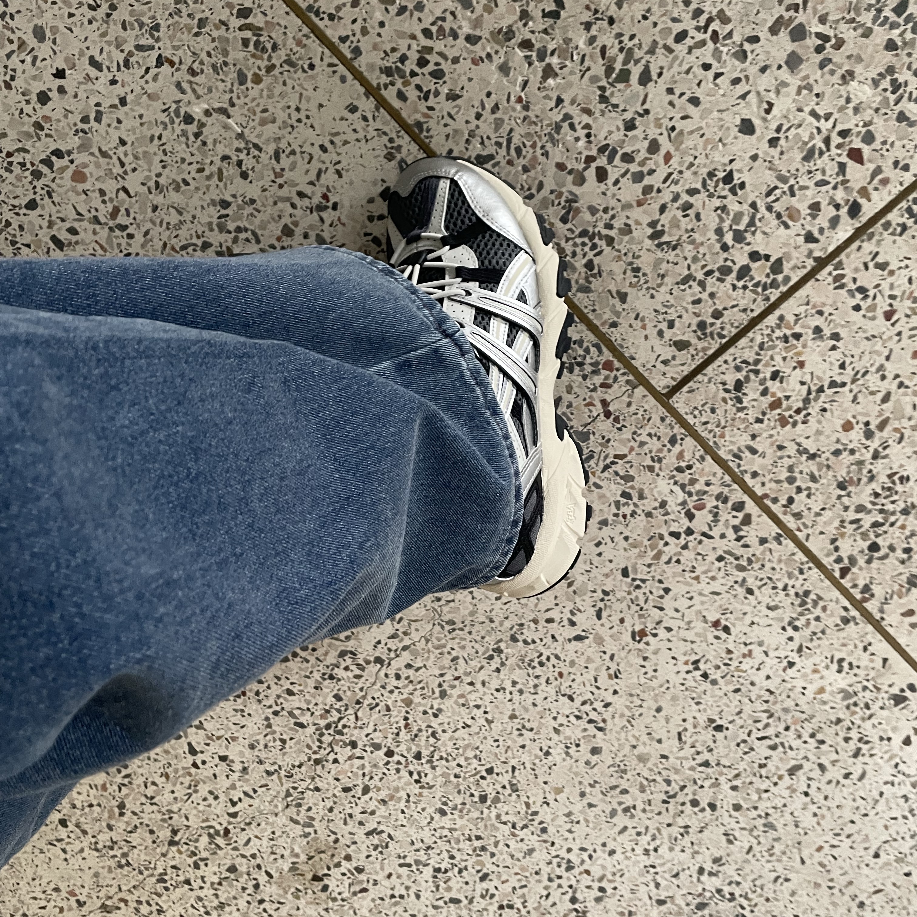 Asics Unlimited Gel-Sonoma 15-50 Steel Grey Pure Silver 착용 스타일 - 3