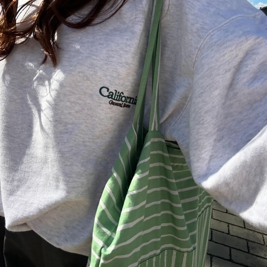 [KREAM 단독] California General Store Organic Sweatshirt Crew Light Gray - 24FW 착용 스타일
