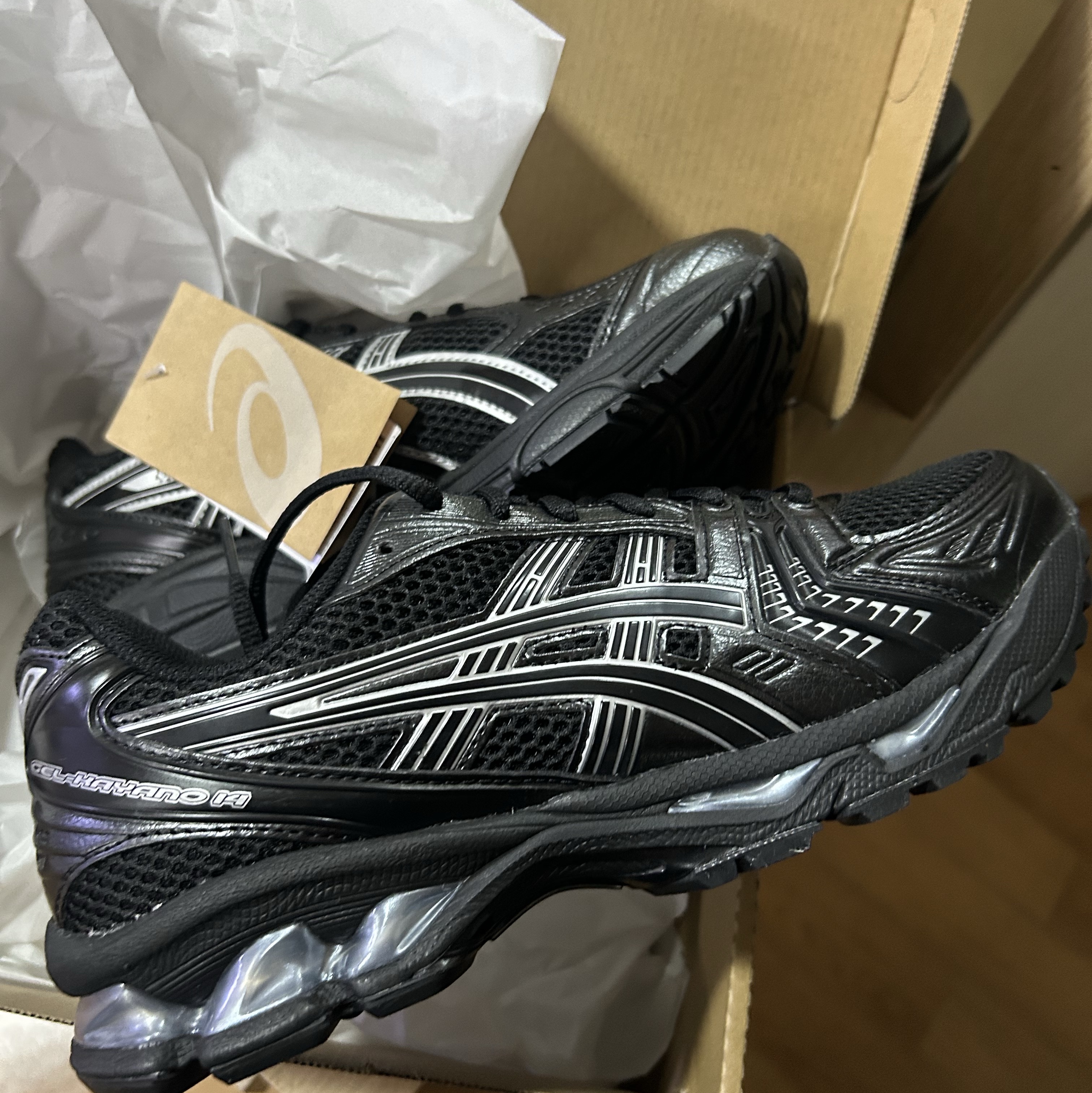 Asics Gel-Kayano 14 Black Pure Silver 착용 스타일
