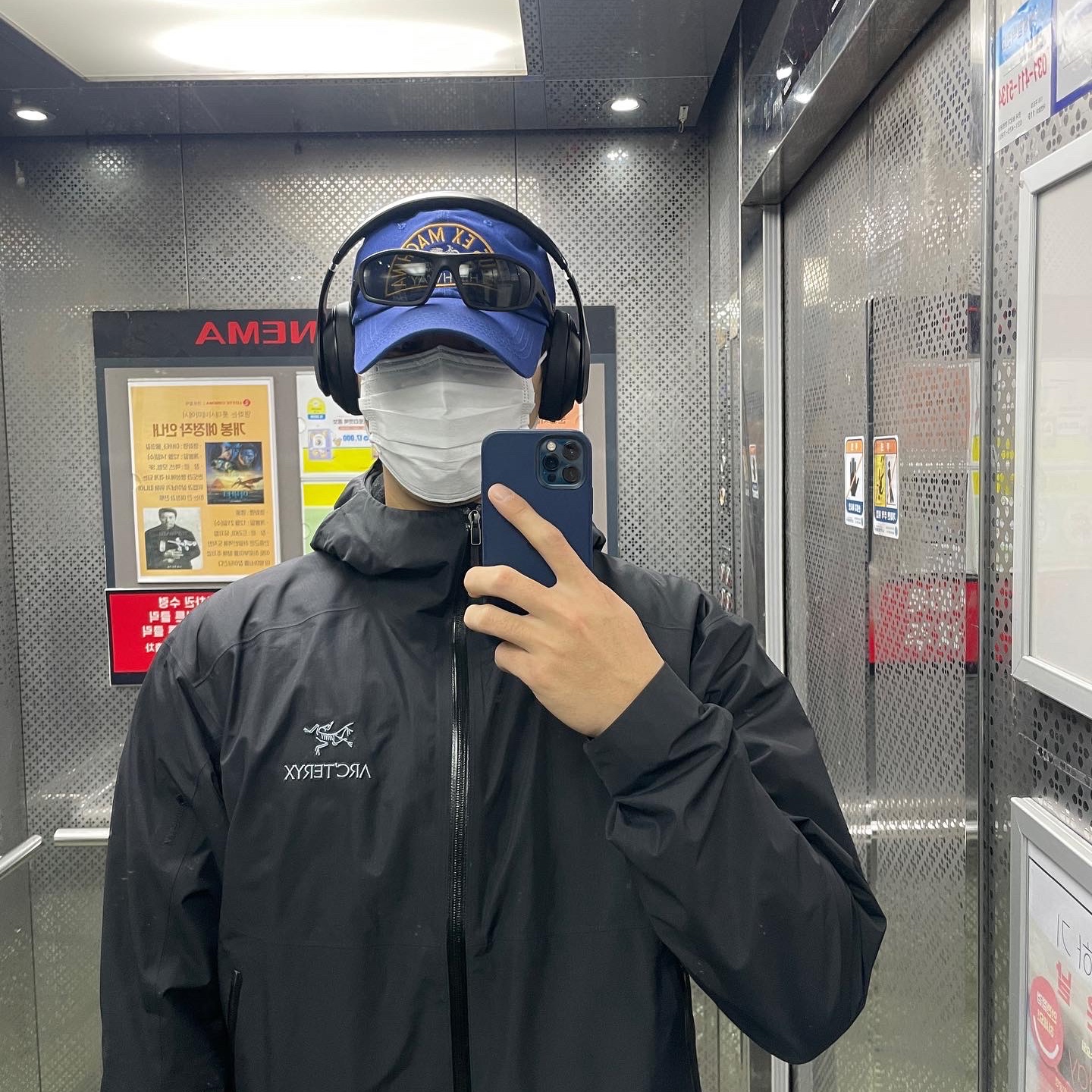 Arc'teryx Zeta SL Jacket Black 착용 스타일