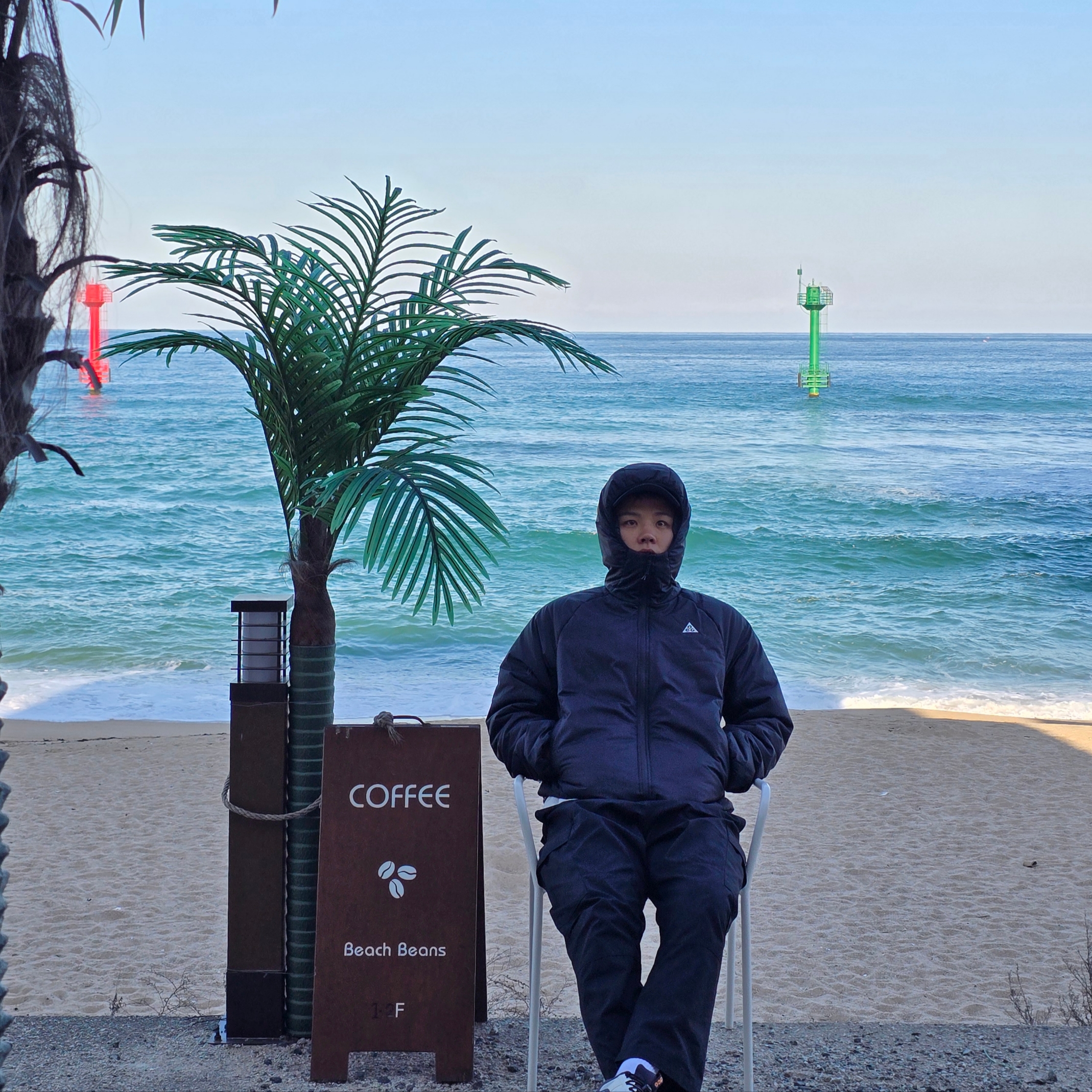 Nike ACG Cinder Cone Windproof Jacket Black Anthracite - Asia, Nike ACG Mountain Fly 2 Low Summit White and Bright Mandarin 착용 스타일