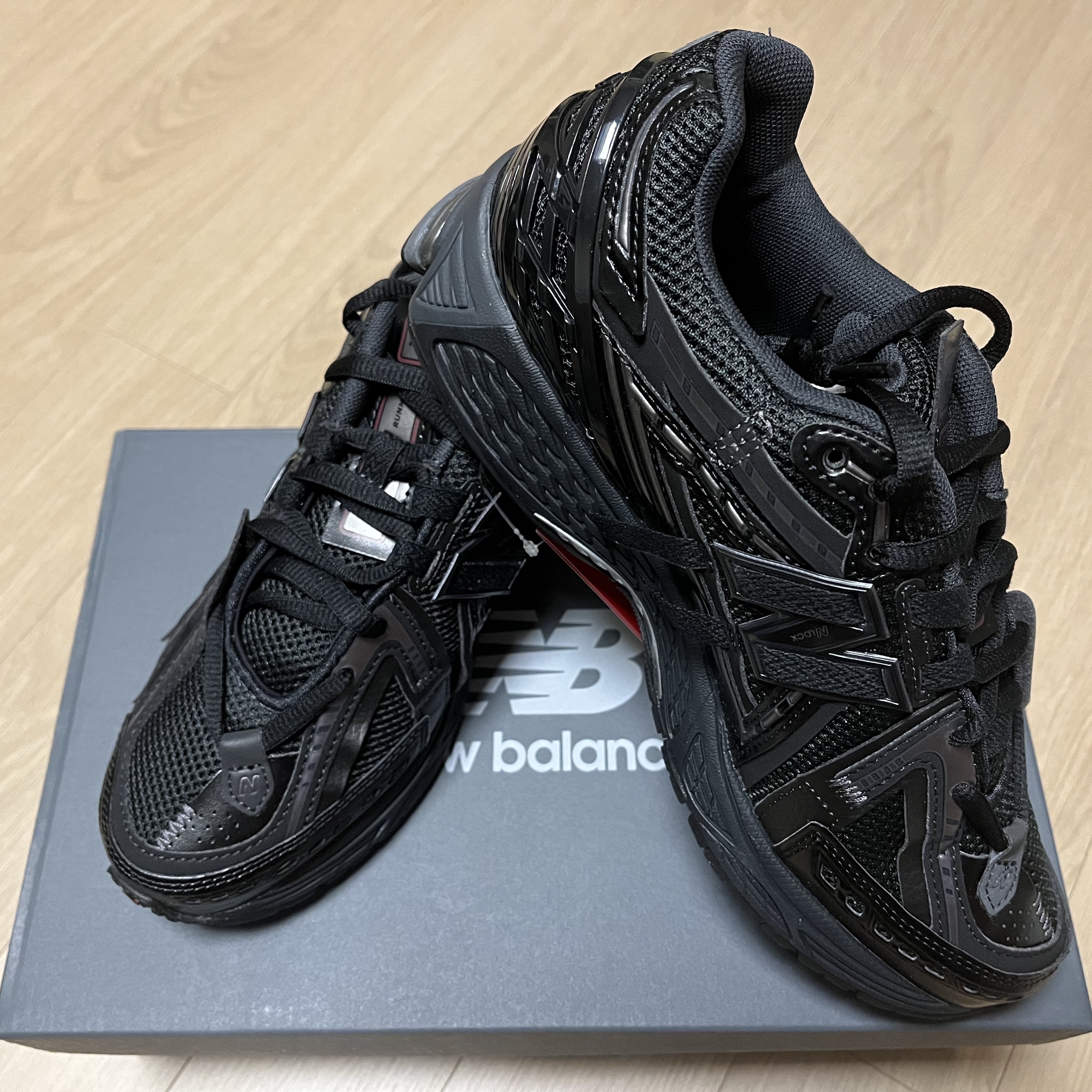 New Balance 1906A Black 착용 스타일