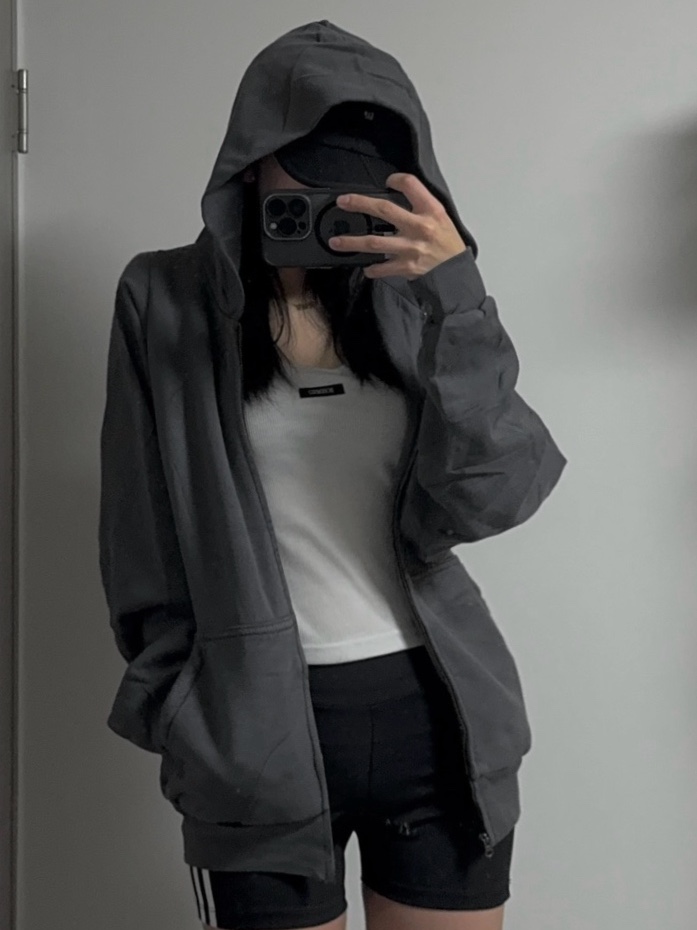 Yeezy YZY Zip-Up Hoodie Dark Grey 착용 스타일 - 1