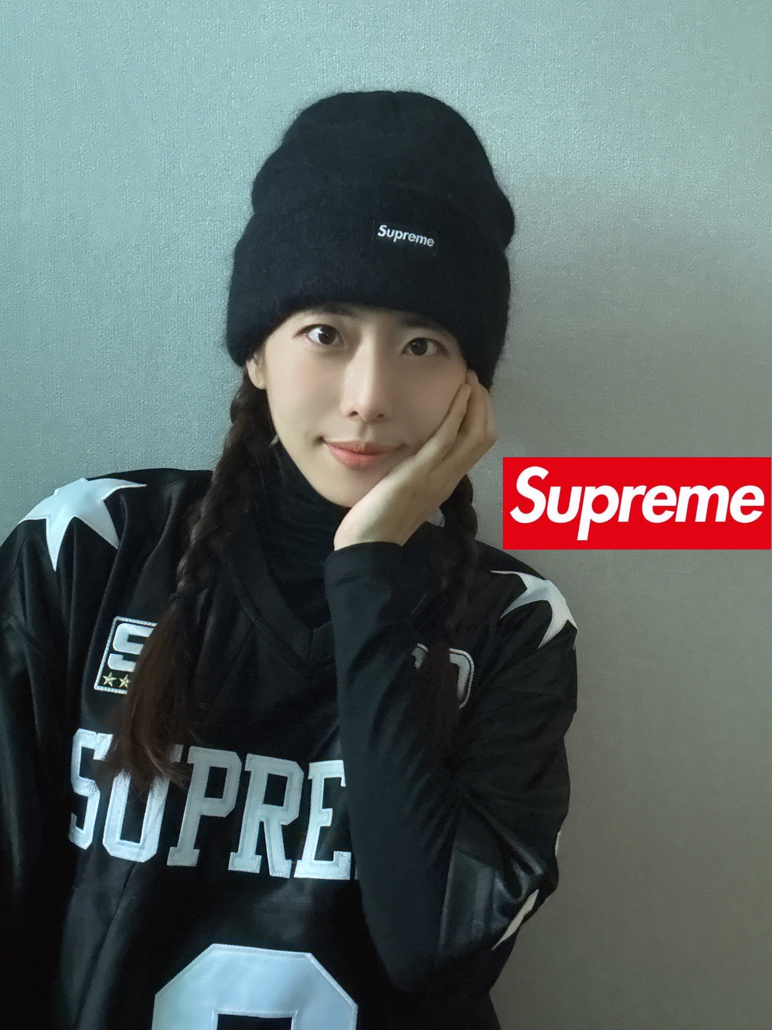 Supreme Mohair Beanie Black - 23FW, Supreme Star Football Jersey Black - 24FW 착용 스타일 - 1