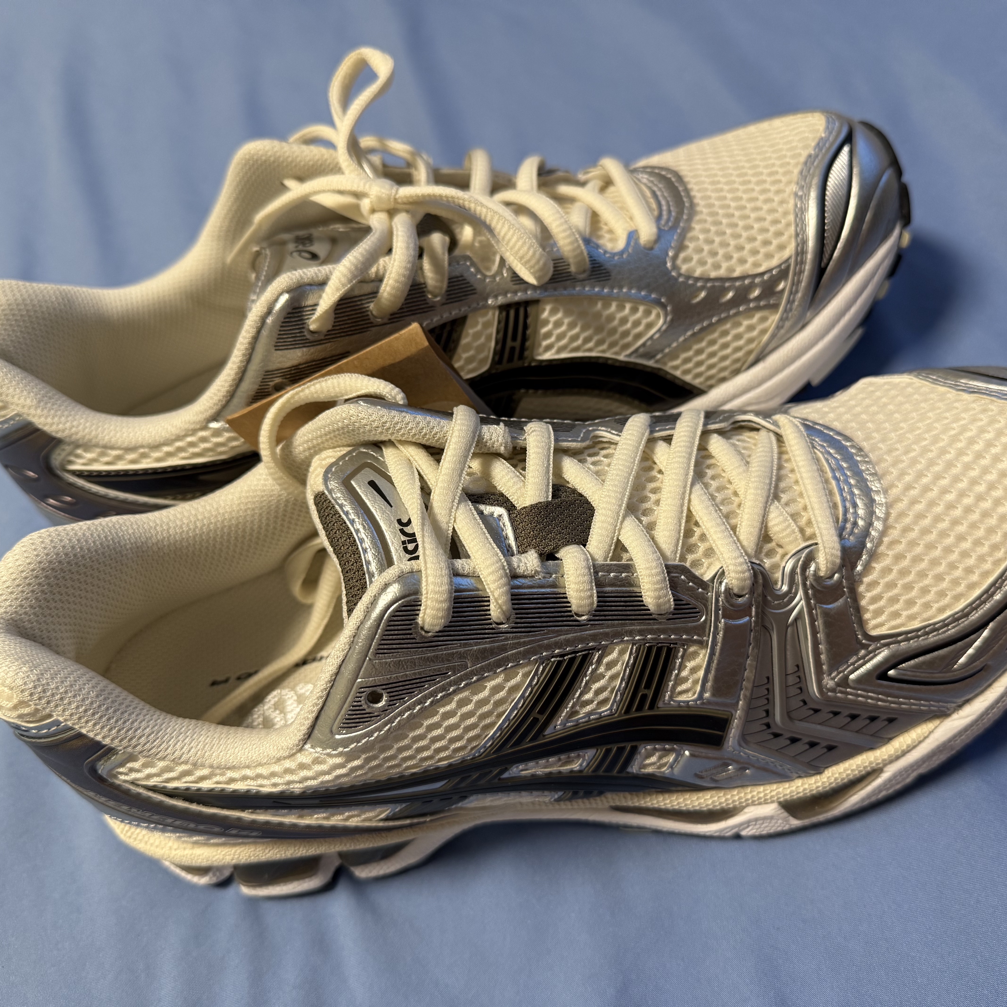 Asics Gel-Kayano 14 Cream Black 착용 스타일