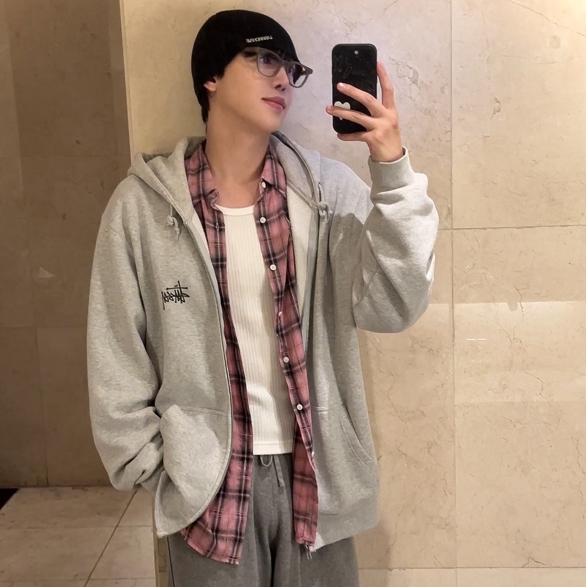 Gentle Monster x Maison Margiela MM010 Clear Brown, Stussy Basic Stussy Zip Hoodie Ash Heather 2023 착용 스타일