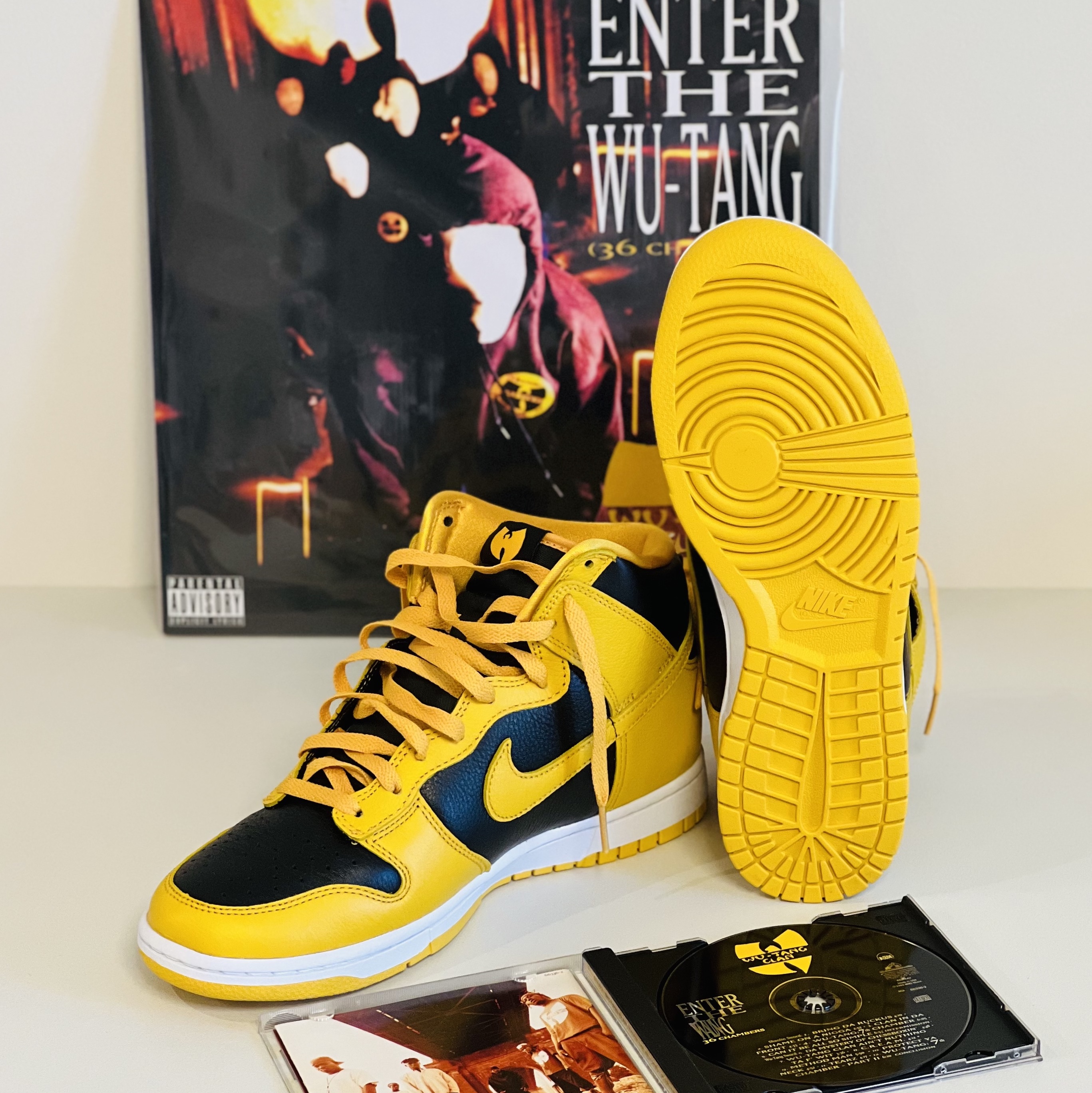 Nike Wu-Tang Clan Dunk High Black and Pollen 착용 스타일 - 1